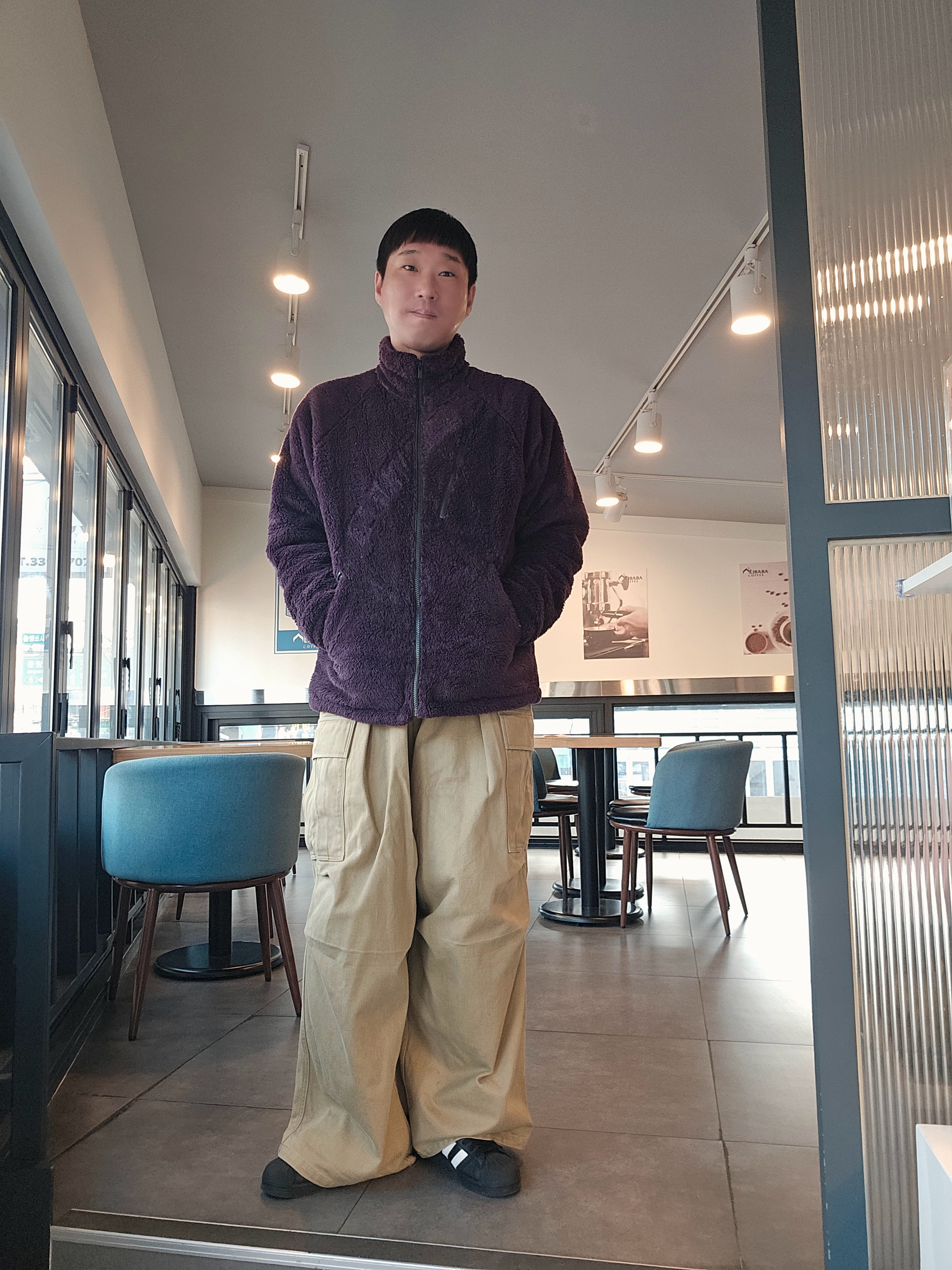 Uniqlo x Needles Fleece Jacket Purple - KR, Adidas Superstar Core Black White 착용 스타일 - 2