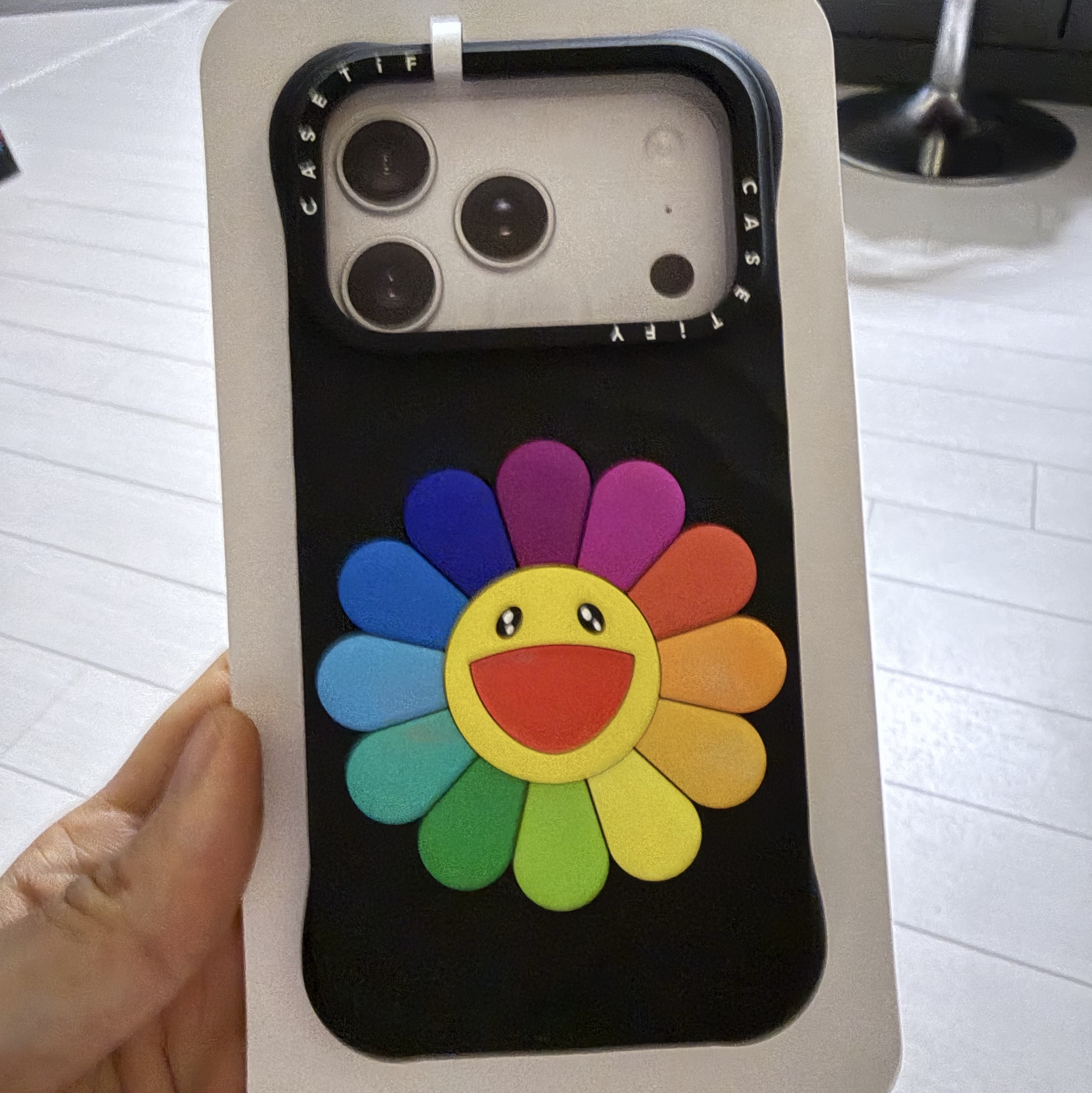 Casetify x Murakami Takashi iPhone Special Edition Flowers Phone Case Sealed Case (1 Blind Box) 착용 스타일