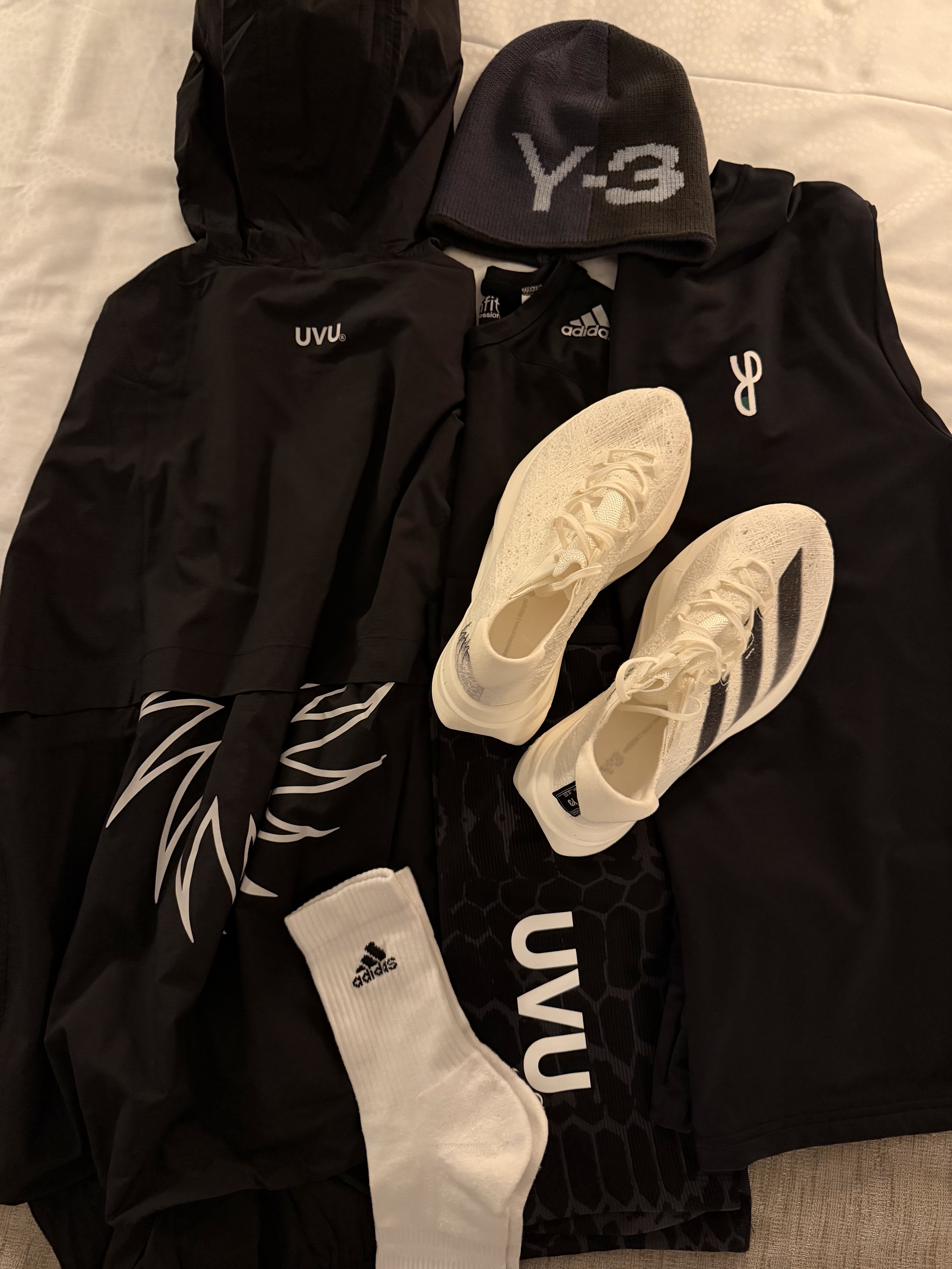 Y-3 Prime X 2 Strung Off White Core Black, UVU Ultralight Windbreaker Black 착용 스타일 - 2
