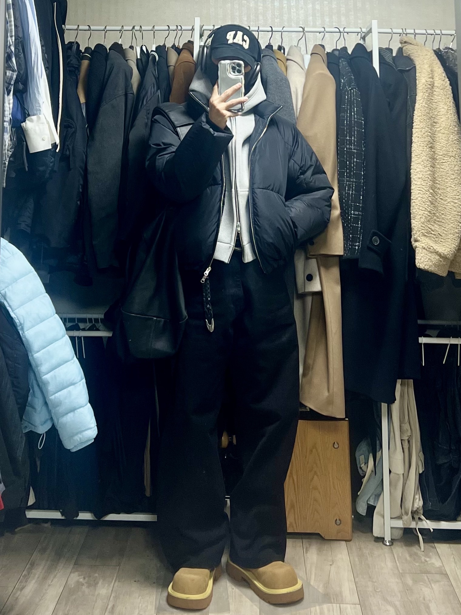 MJD X Koin Seoul Cropped Zip-Up Hoodie Melange Grey 착용 스타일