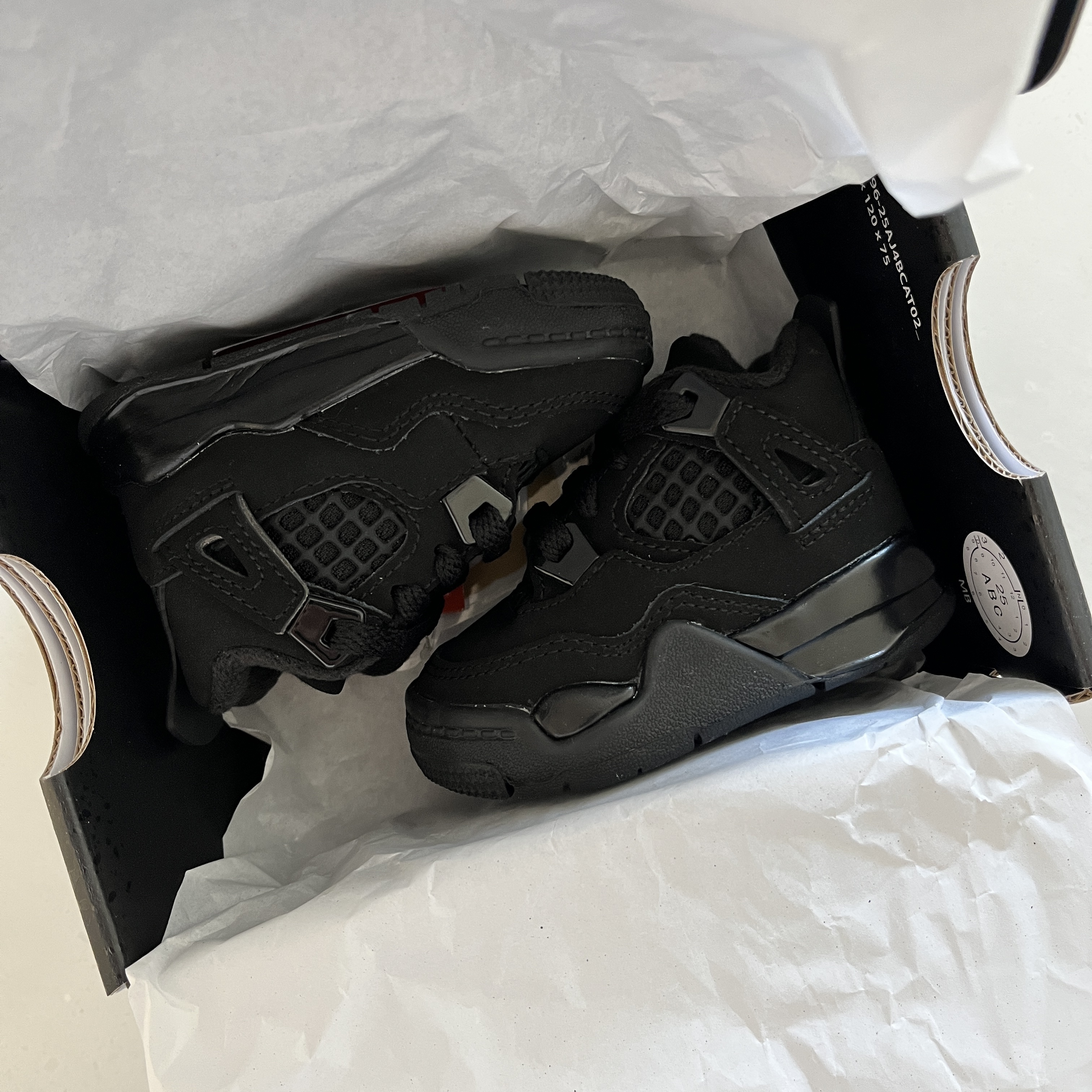 (TD) Jordan 4 Retro Black Cat 2025 착용 스타일 - 2