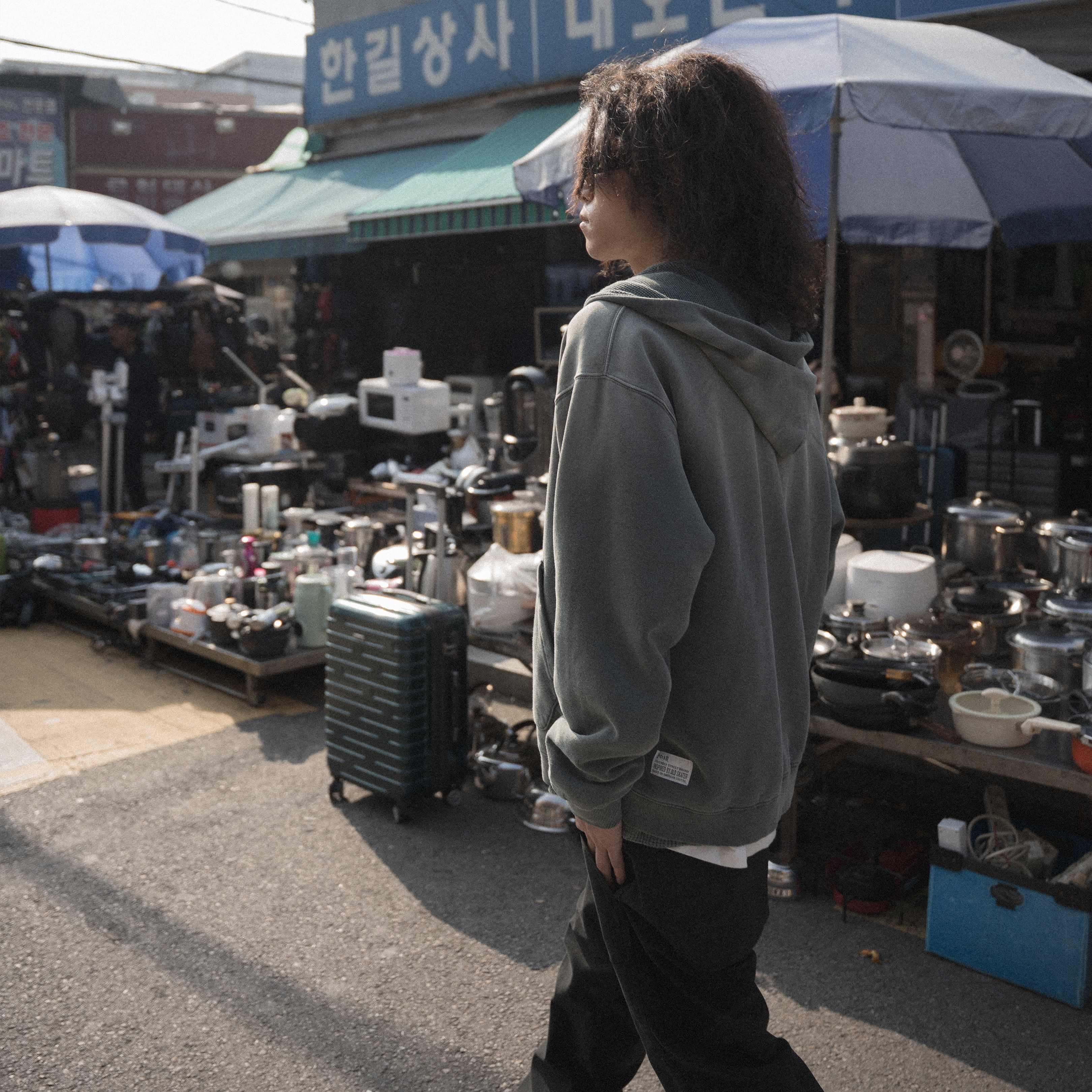 POSR Overdyed Thermal Zip Hoodie Faded Green, POSR Washed Fatigue Pants Black 착용 스타일