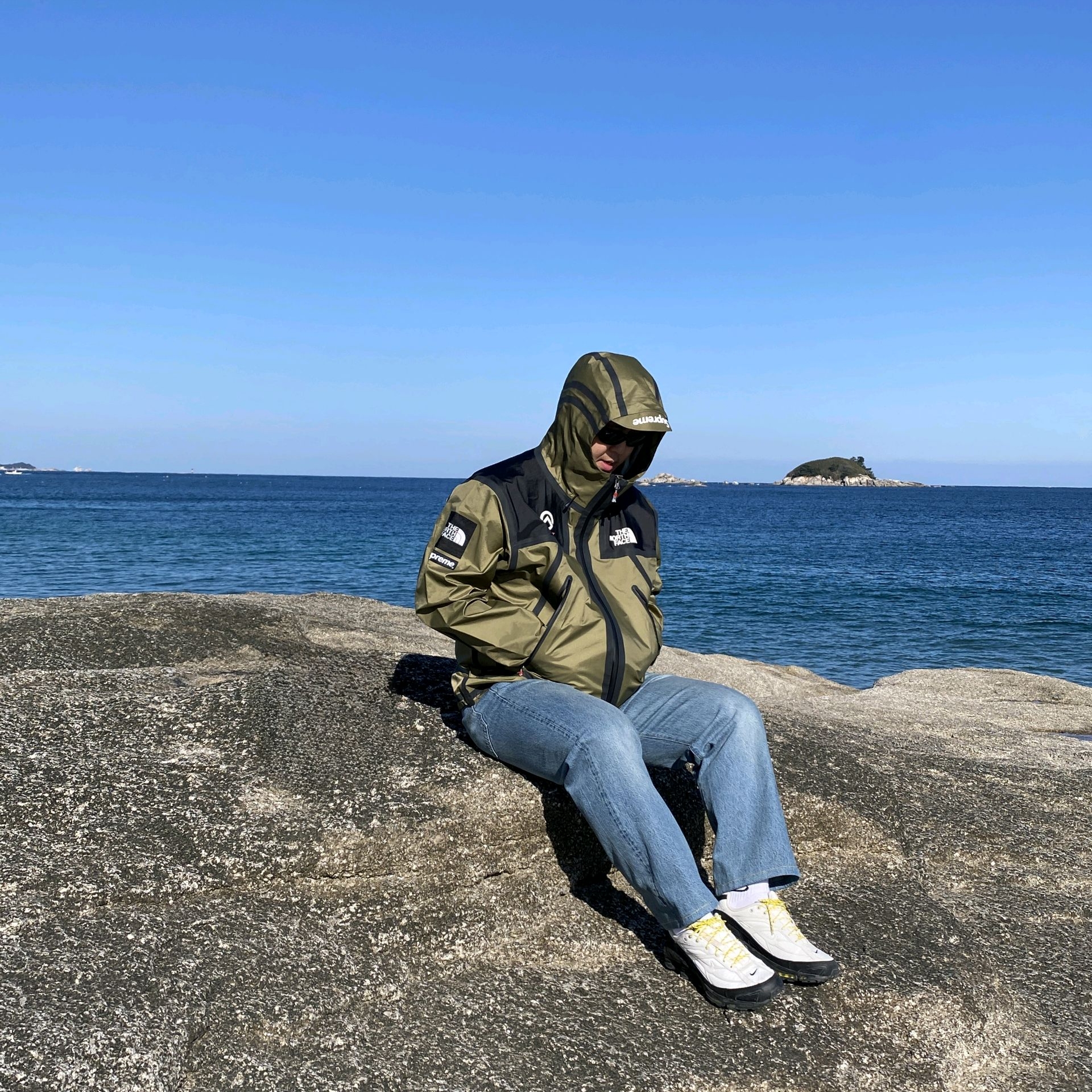 Supreme x The North Face Summit Series Outer Tape Seam Jacket Olive - 21SS, Nike Shox Ride 2 Black and Phantom 착용 스타일