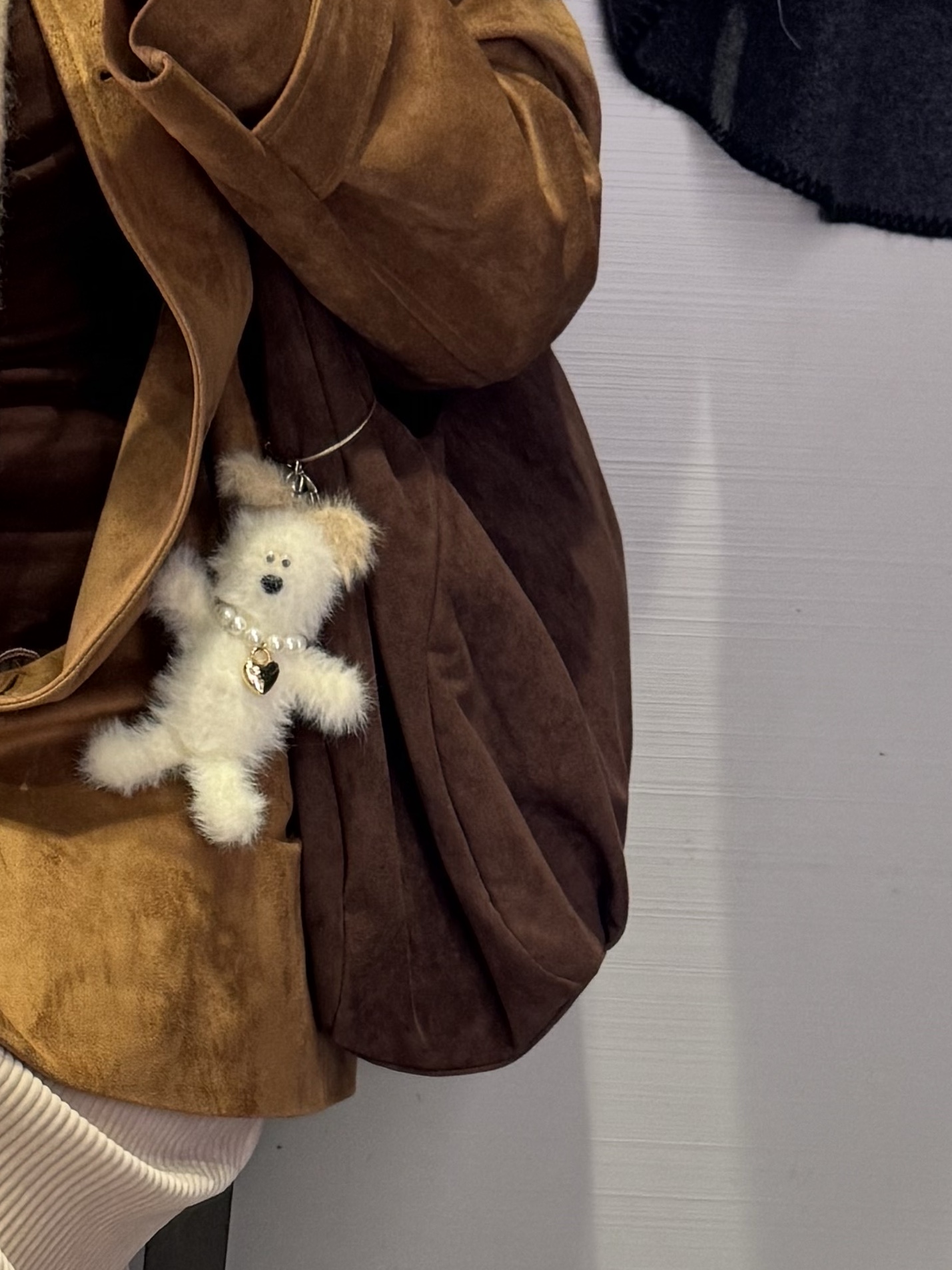 Margesherwood Wood Baby Keyring White, (W) UGG Tazz Braid Natural 착용 스타일 - 7