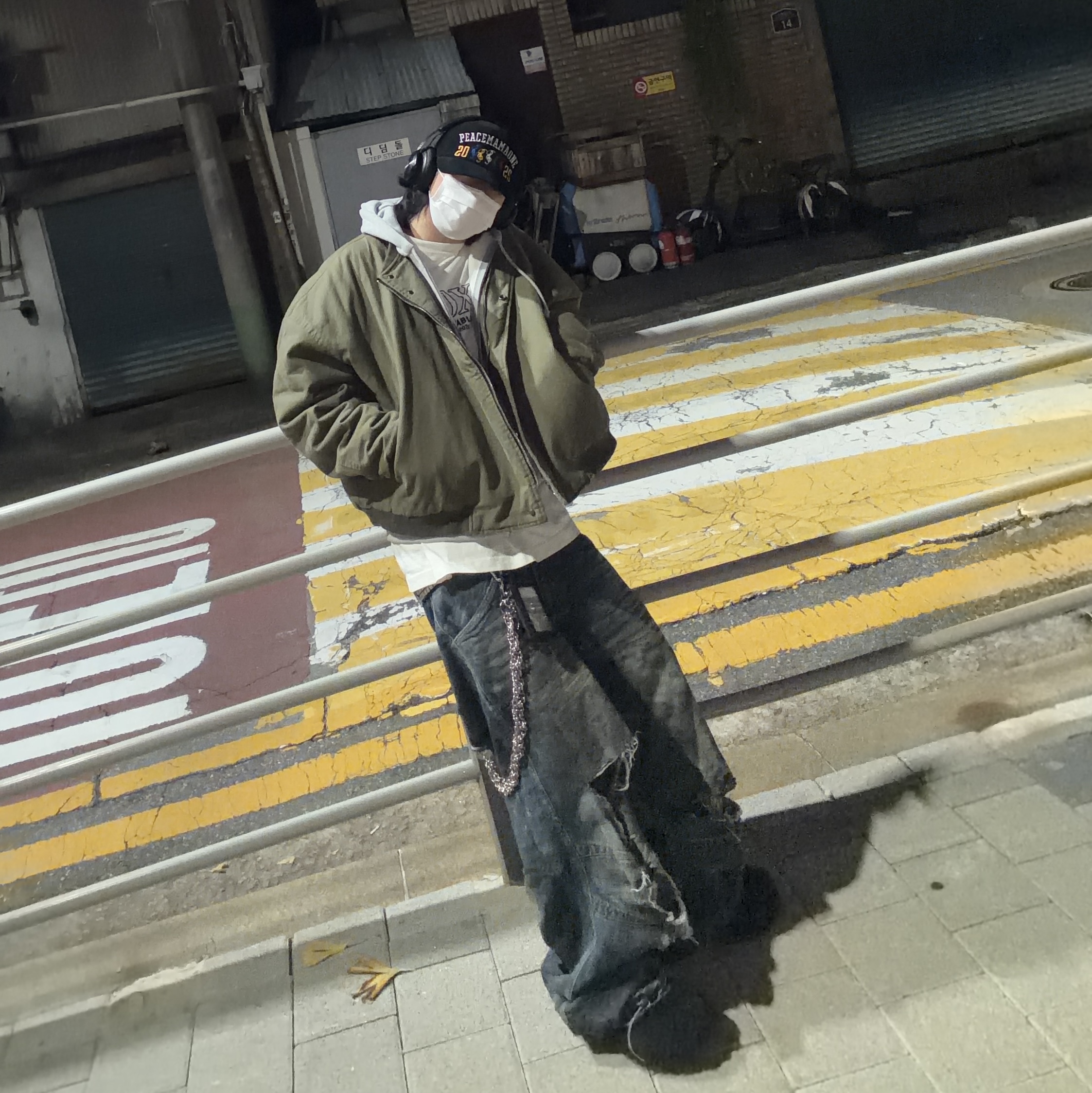 Nonnod Sulfur Dye Serge Bomber Jacket Vintage Khaki, Nonnod Sulfur Dye Serge Bomber Jacket Vintage Khaki 착용 스타일 - 3