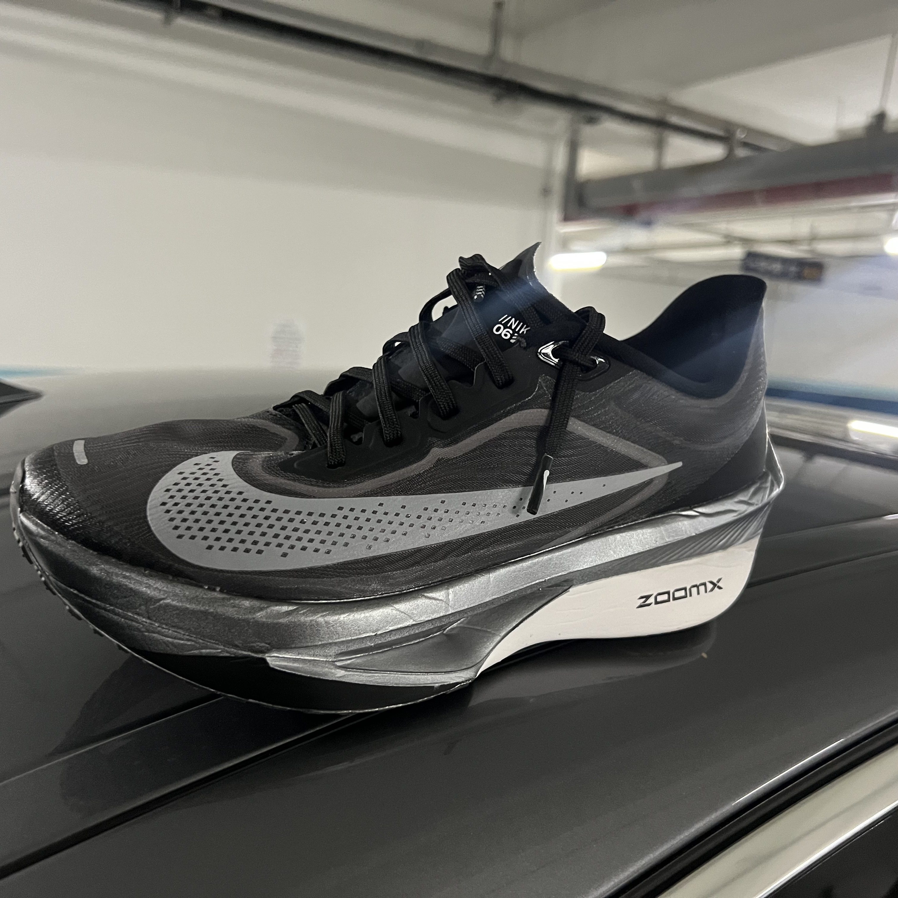 Nike Zoom Fly 6 Black Light Smoke Grey 착용 스타일