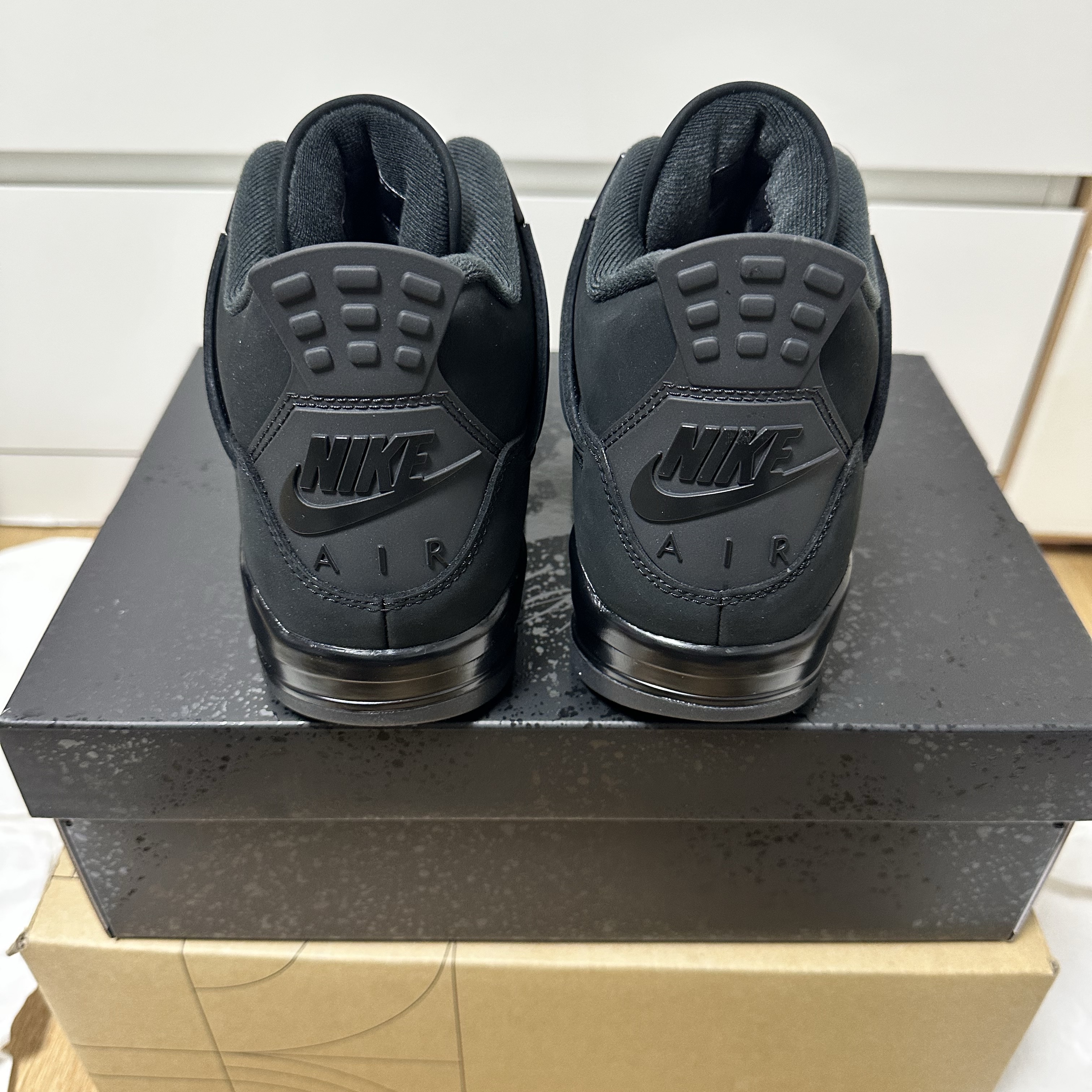Jordan 4 Retro Black Cat 2025 착용 스타일 - 4