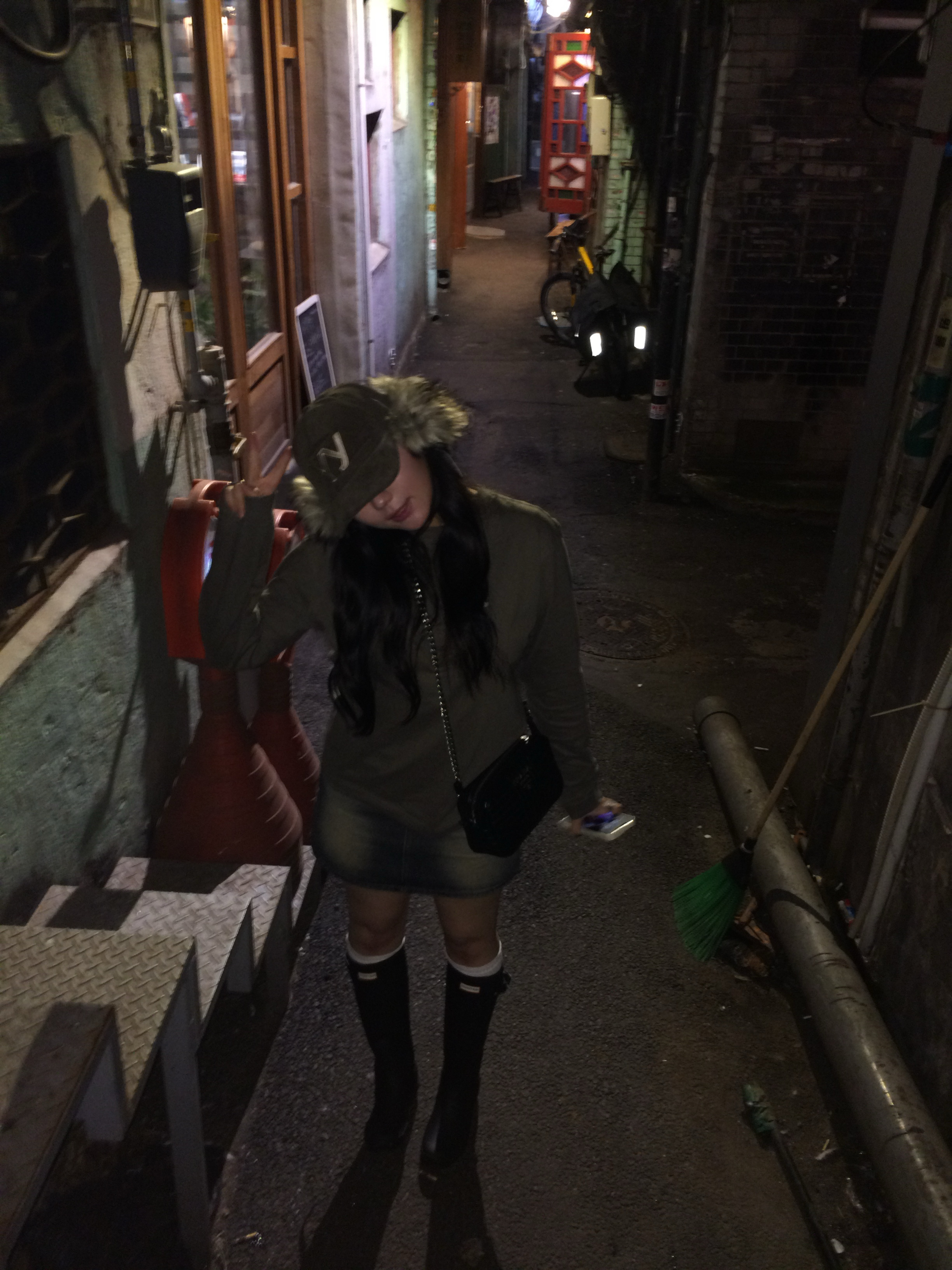 Open Yy Faux Fur Corduroy Earflap Cap Khaki, Sansan Gear Logo Long Sleeves Khaki_25FW 착용 스타일 - 4