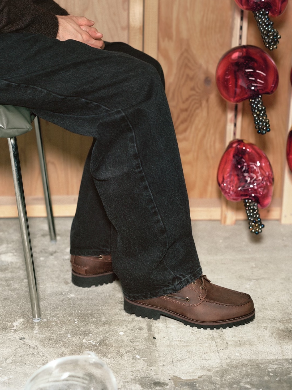 Timberland x Thisisneverthat 3-Eye Authentic Boat Shoes Brown - Wide, Timberland x Thisisneverthat Heritage Gore-Tex Moc Toe Mid Boots Desert - Wide 착용 스타일 - 5
