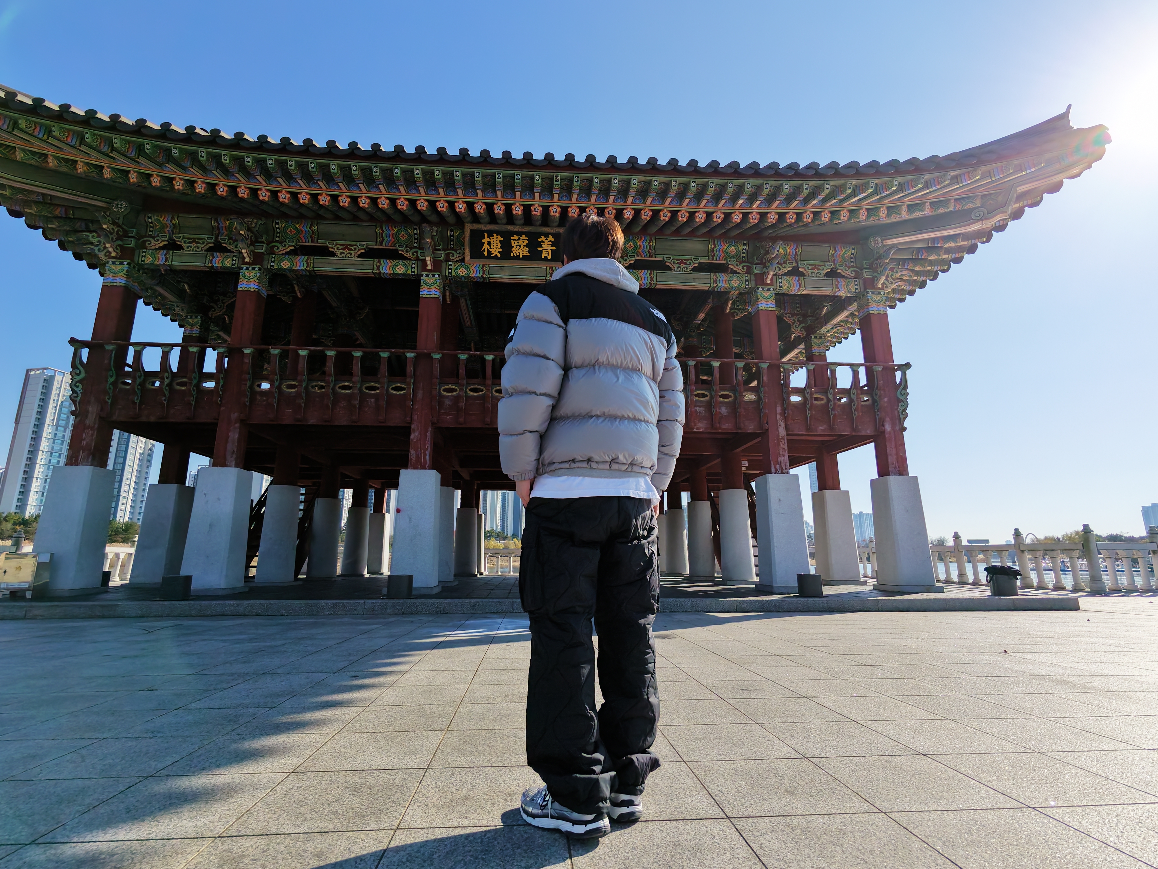 The North Face White Label Novelty Nuptse Down Jacket Heather Gray, Nike Zoom Vomero 5 Photon Dust Gridiron 착용 스타일 - 4