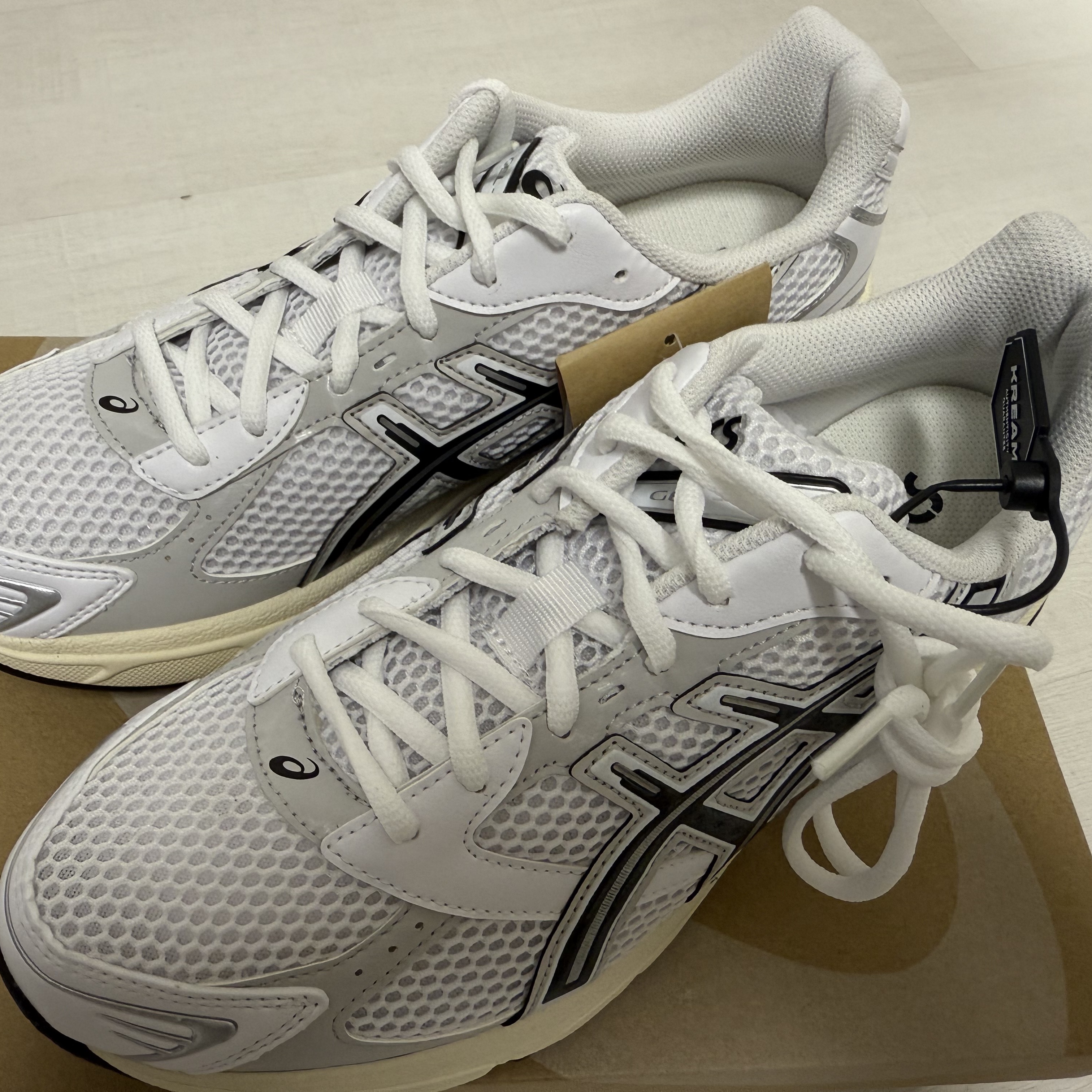 Asics Gel-1130 White Cloud Grey 착용 스타일