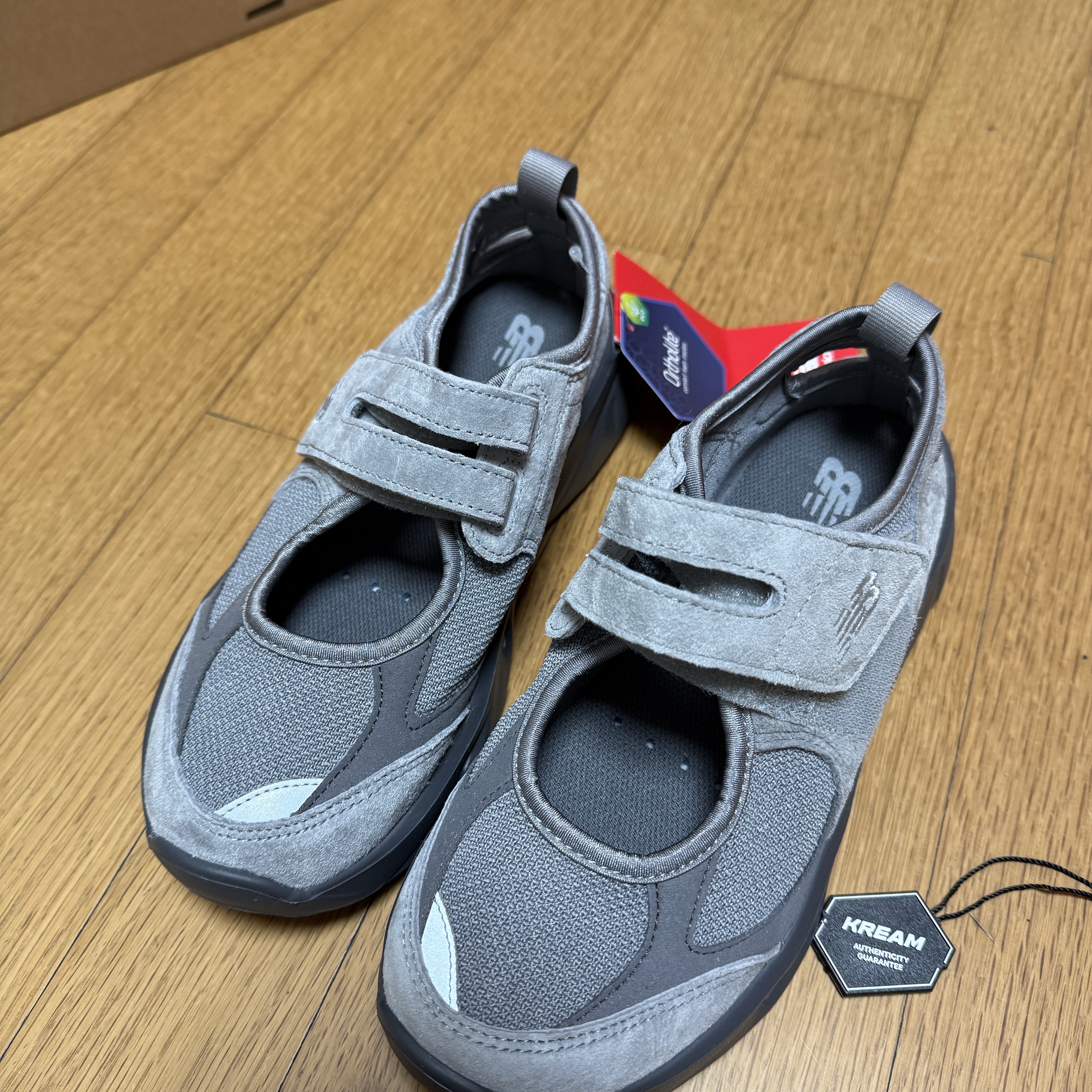 (W) New Balance Breeze SD2203 Grey 착용 스타일 - 3