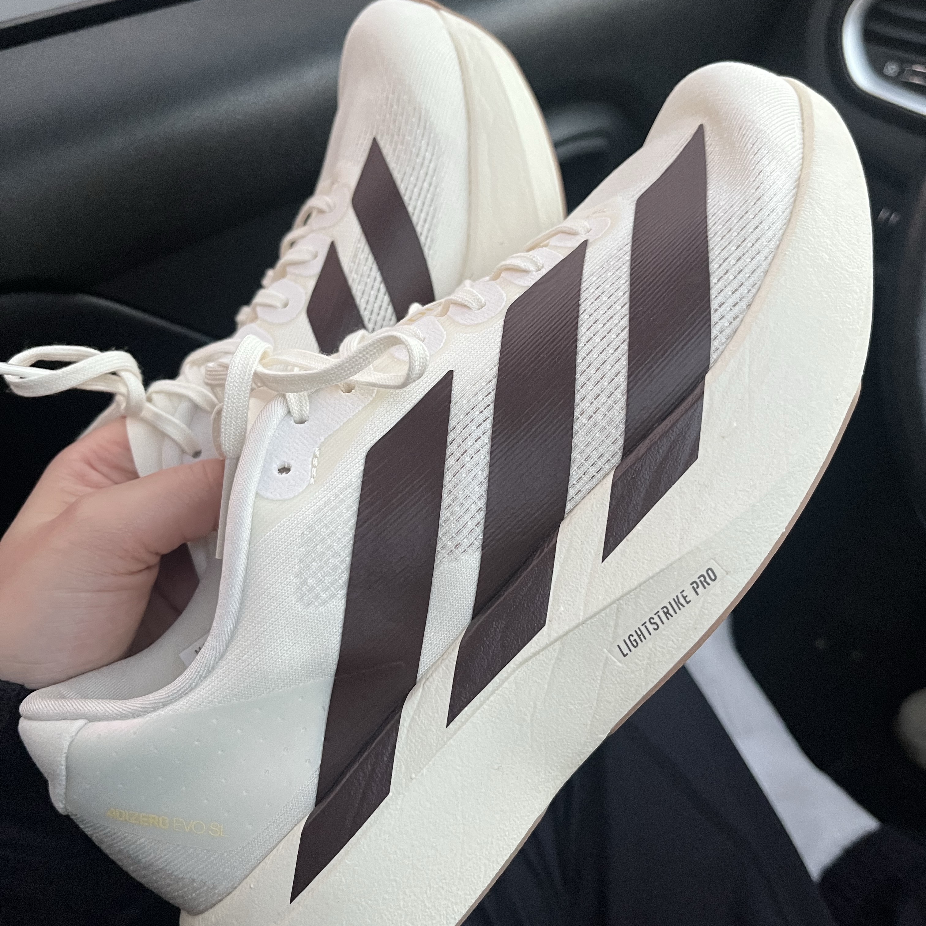 Adidas Adizero EVO SL Off White Shadow Brown 착용 스타일
