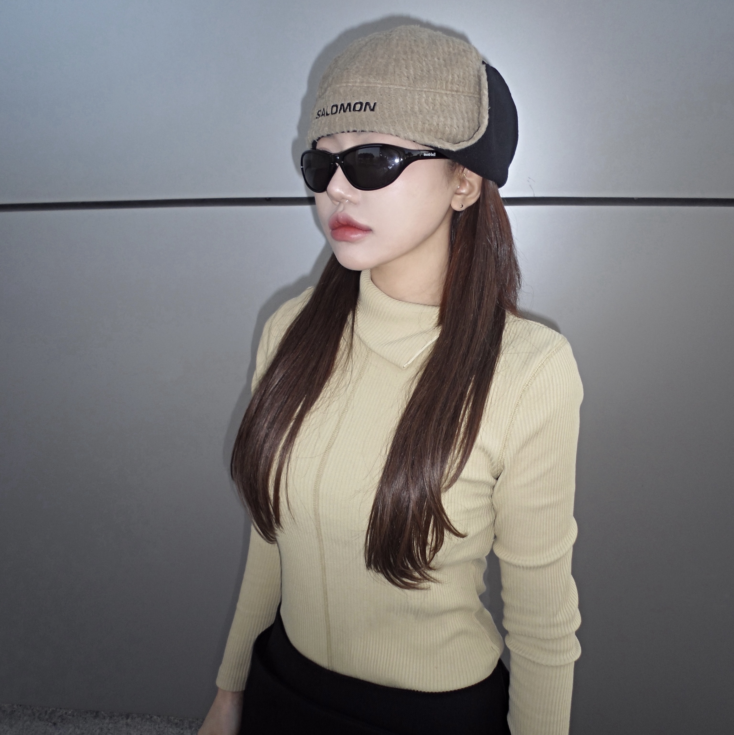 Salomon Sierra Fleece Beanie Mocha, Montbell Trekking Glasses Black Grey 착용 스타일