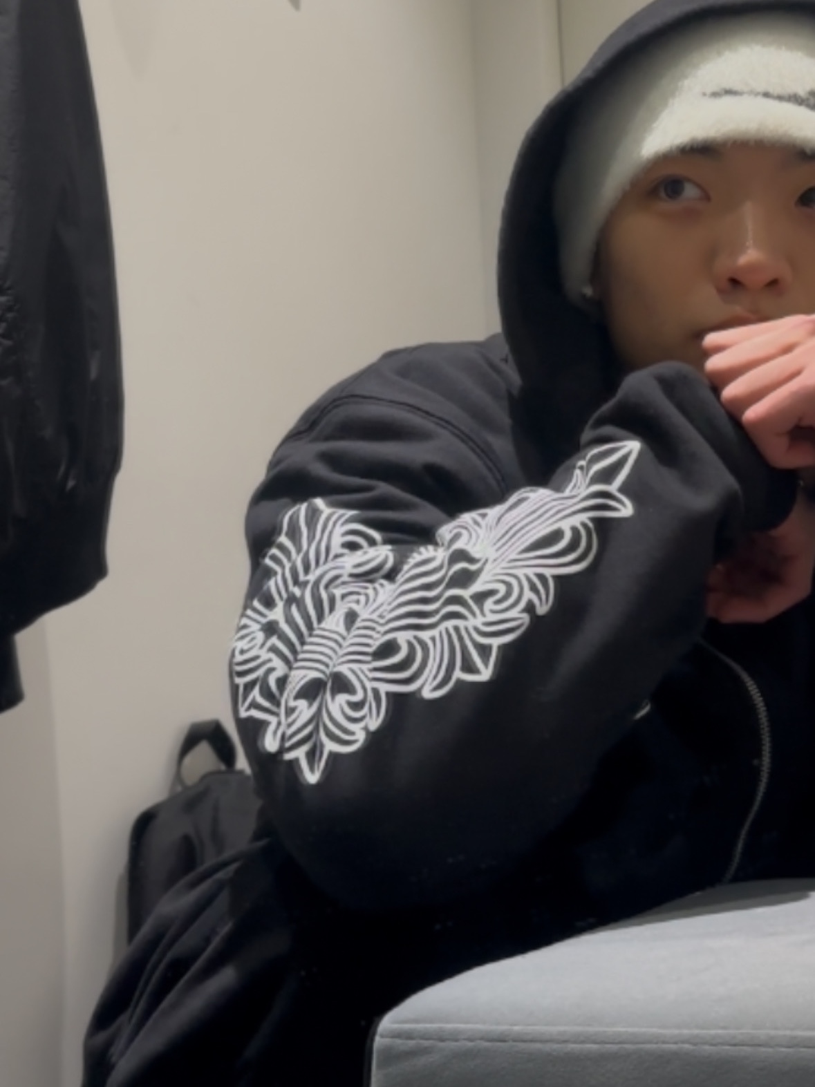 Chrome Hearts Horseshoe Floral Heavyweight Zip-Up Hoodie Black 착용 스타일 - 2