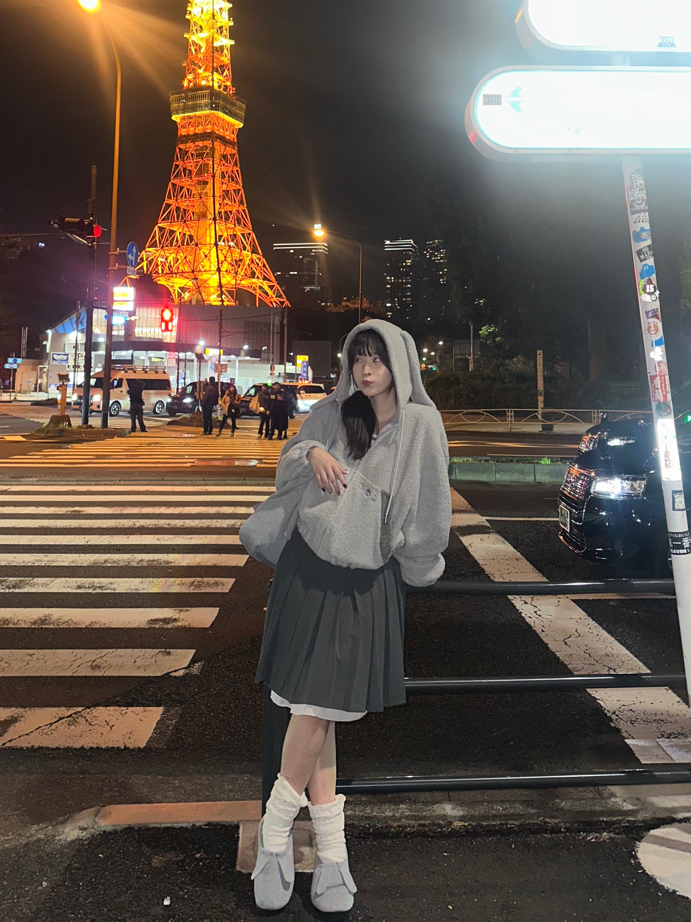 Subu x Coyseio Bunny Sweat Padding Shoes Melange Gray 착용 스타일 - 2