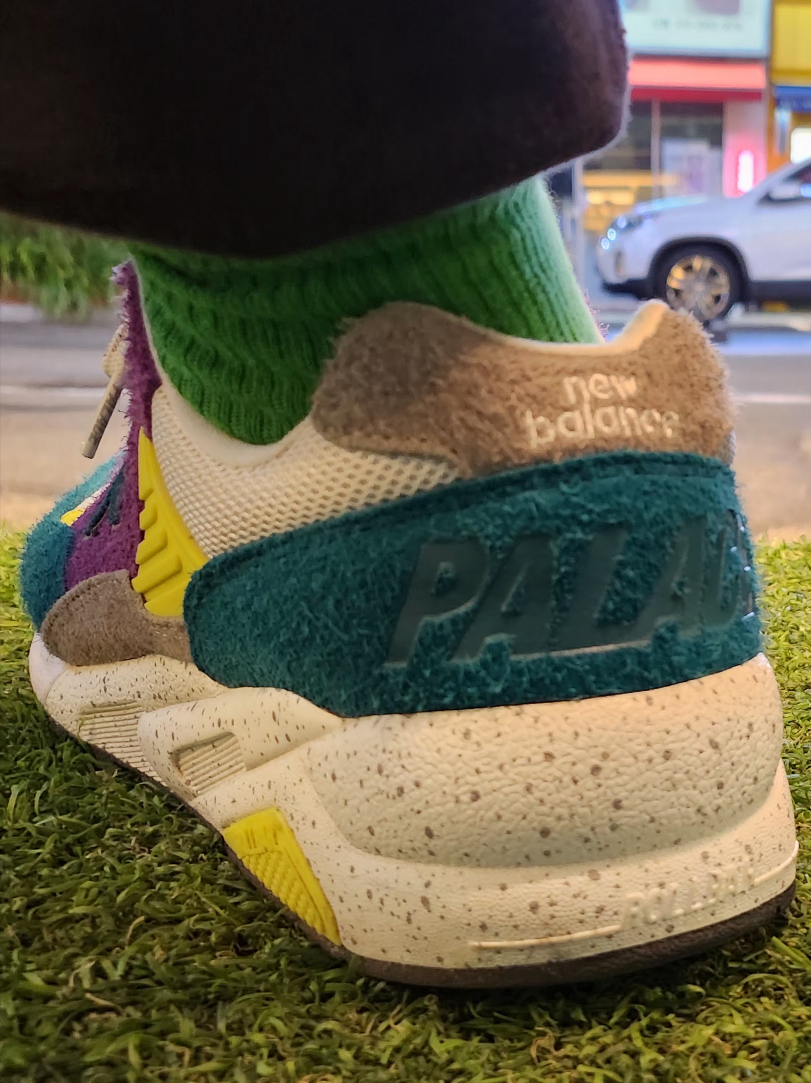 New Balance x Palace MT580 Shaded Spruce Pansy 착용 스타일 - 3