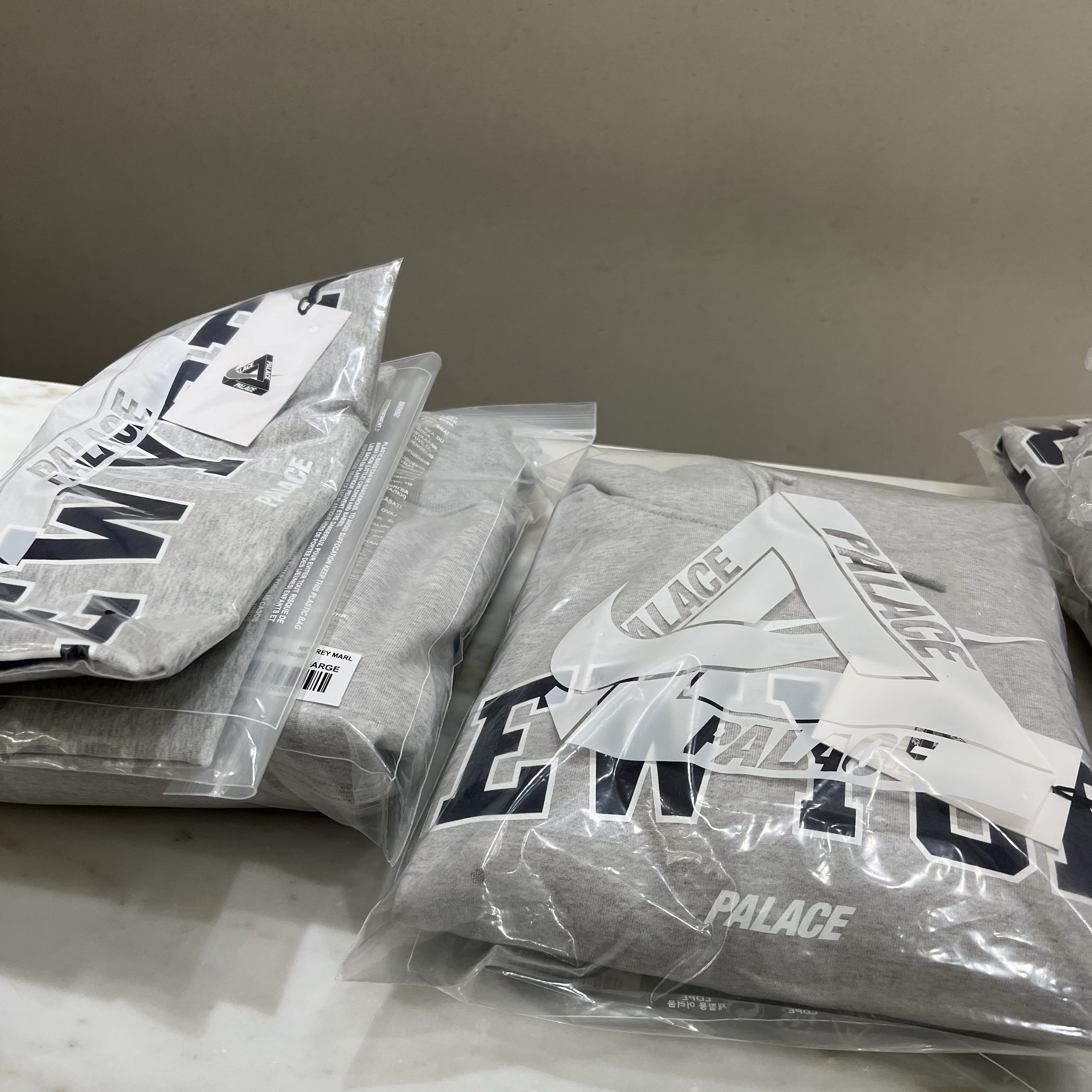 Palace x Nike Shop T-Shirt New York Grey Marl - 25FW, Palace x Nike Shop Hood New York Grey Marl - 25FW 착용 스타일