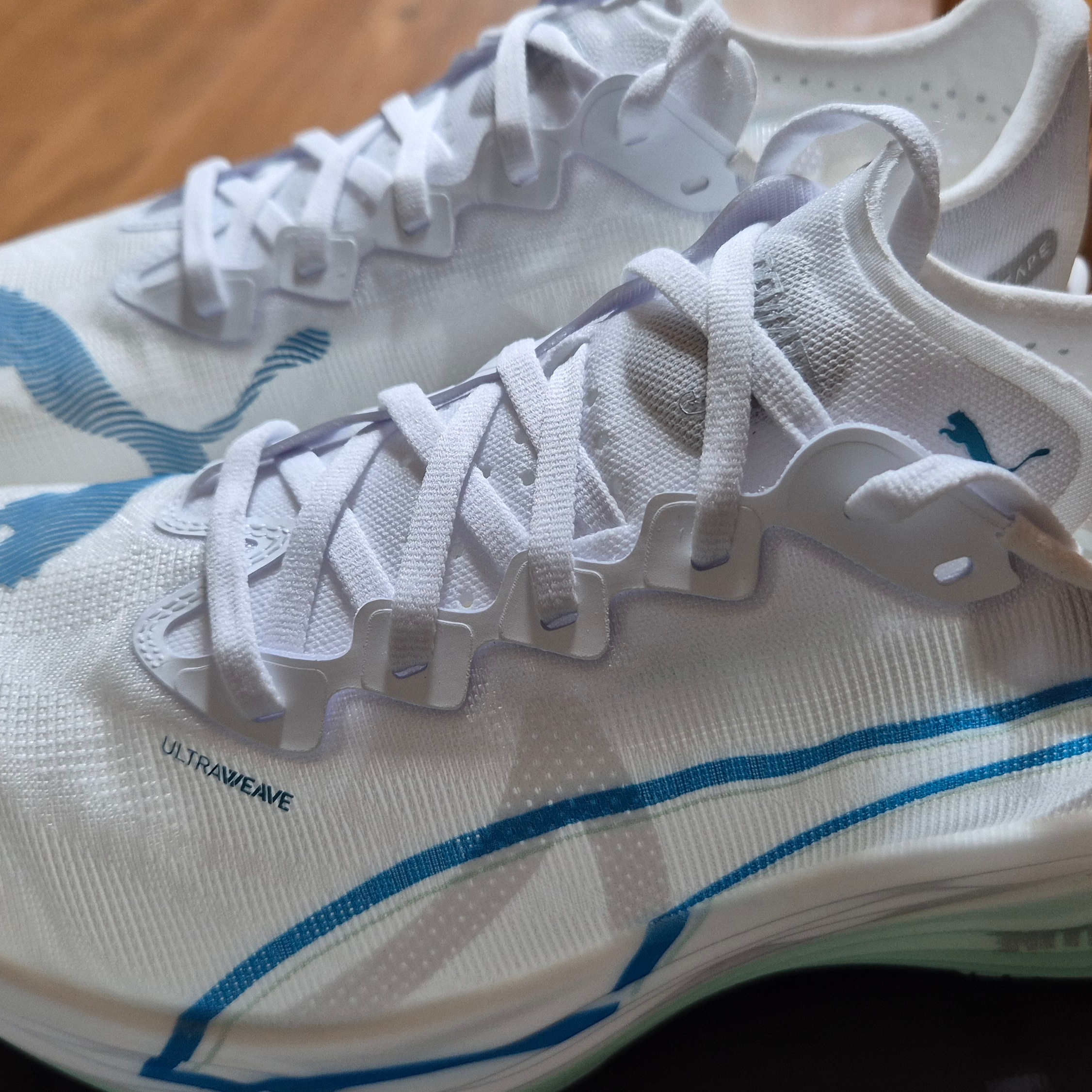 Puma Deviate Nitro Elite 3 White Speed Blue 착용 스타일