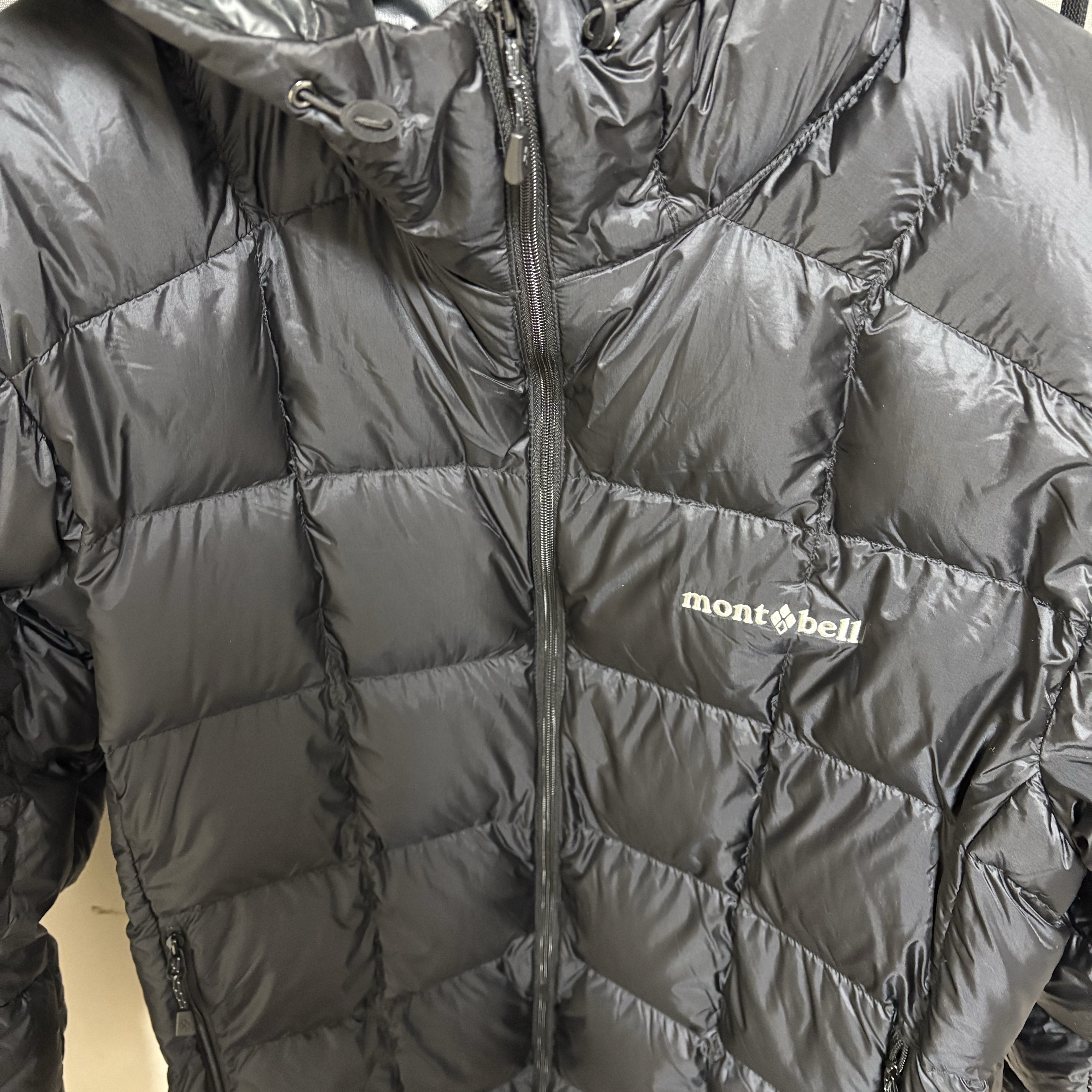 Montbell Superior Down Parka Black 착용 스타일