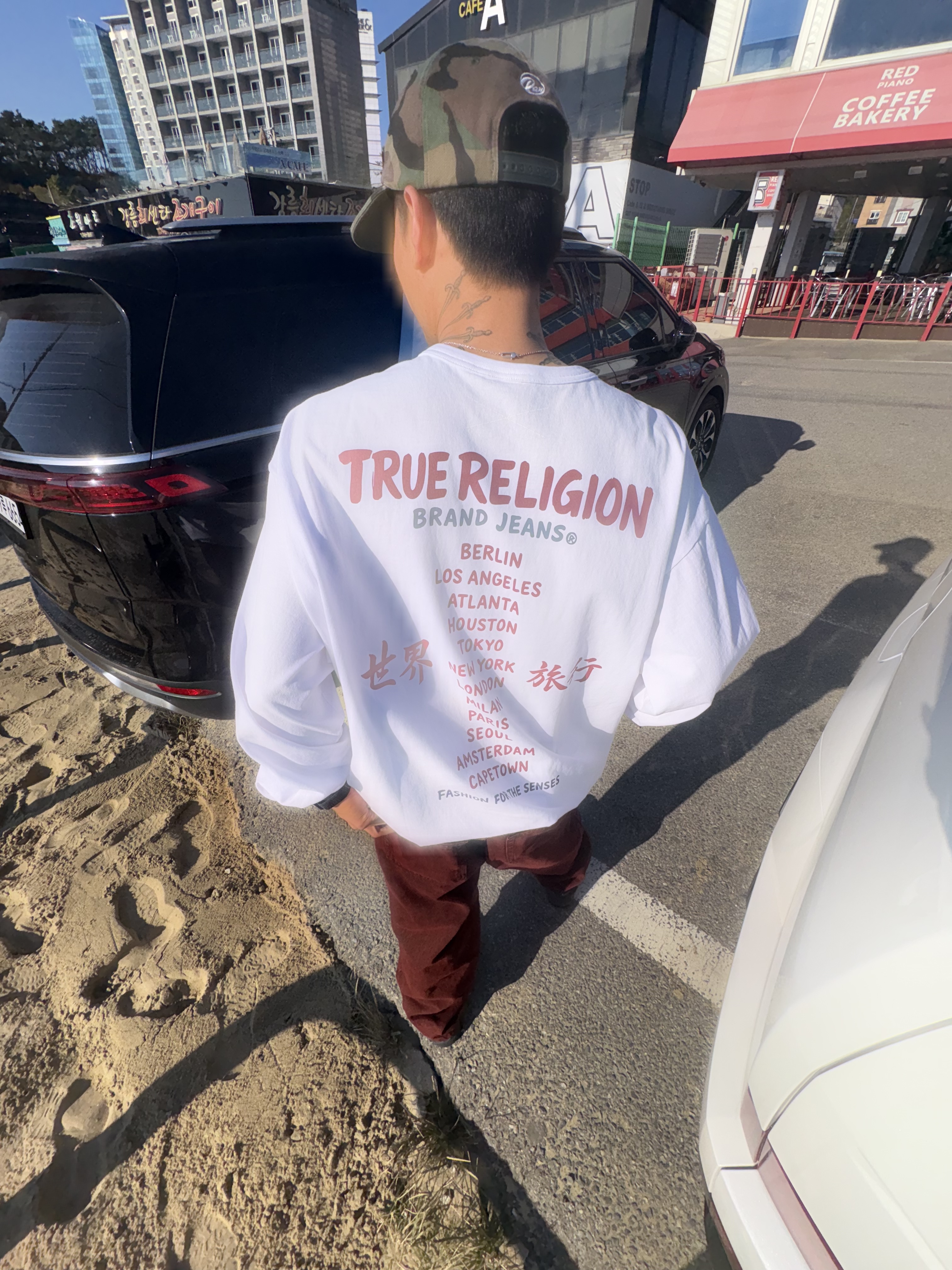 True Religion Oriental World Tour Long Sleeve White 착용 스타일 - 4