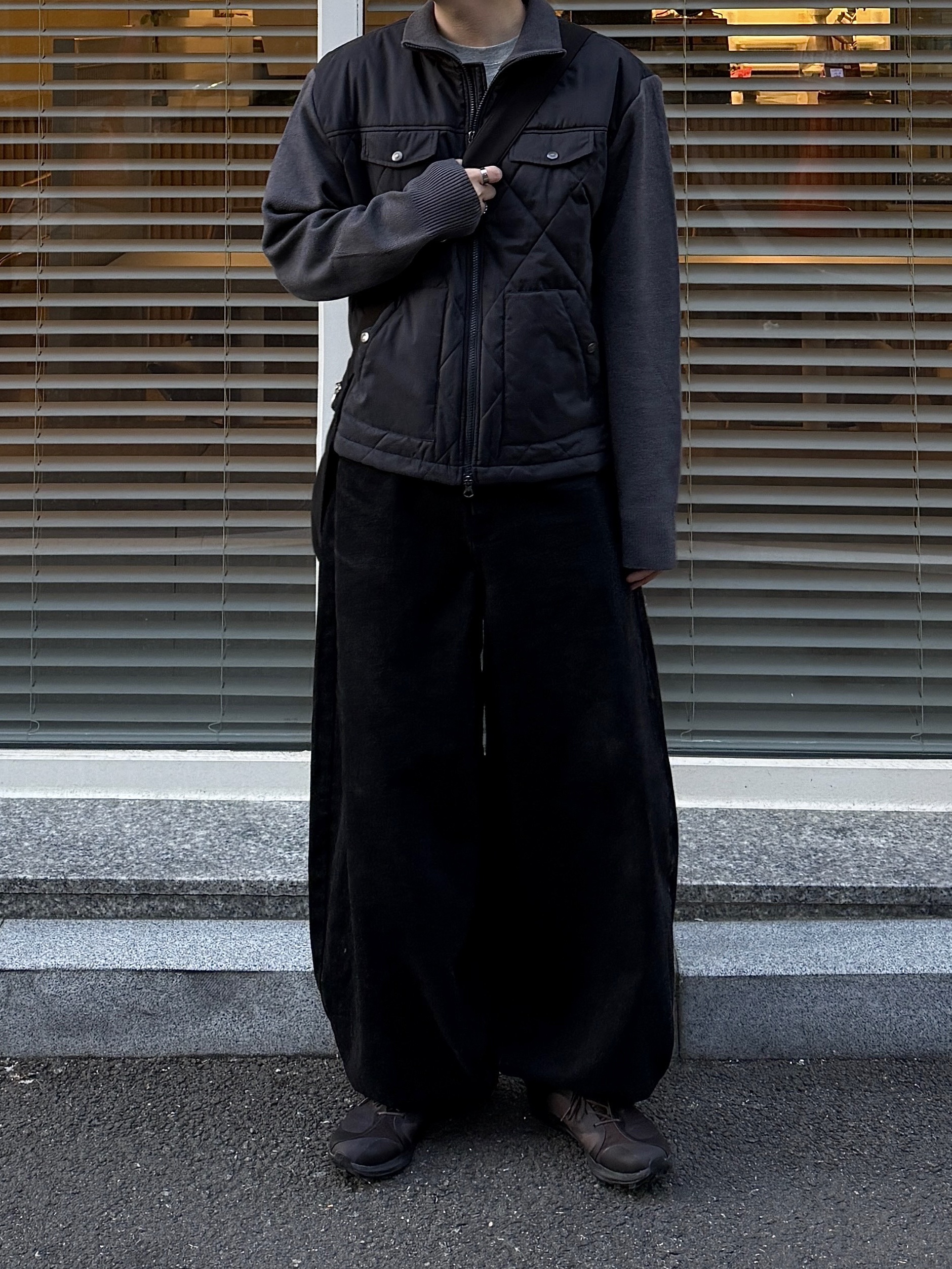 (W) On Running x Post Archive Faction (Paf) Cloudventure Peak Cacao Espresso, Human Made Military Card Case Black 착용 스타일 - 3