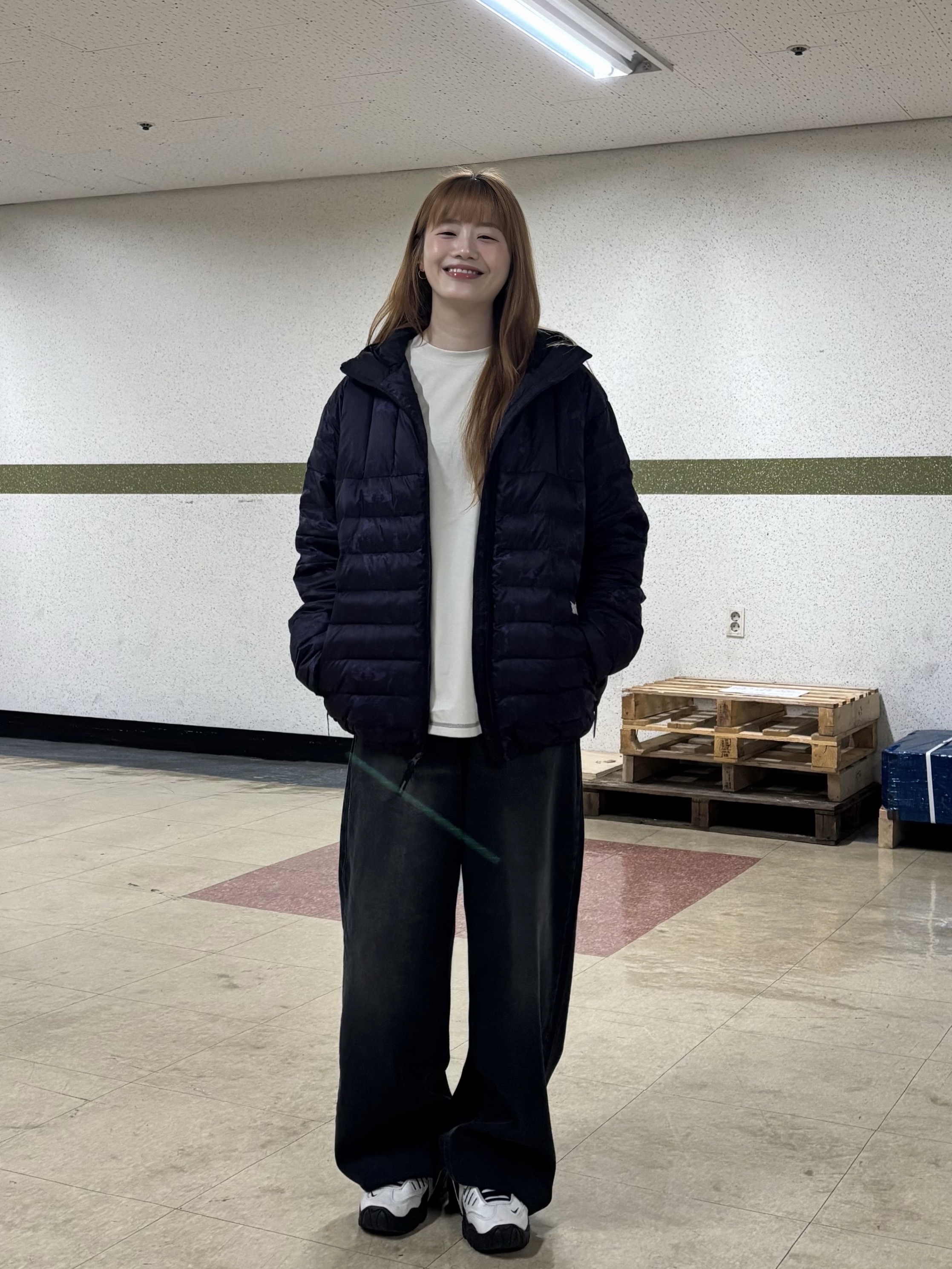 Stussy x Mountain Hardwear LS T-Shirt Stone, Nike x Ambush Air Adjust Force SP Summit White and Black 착용 스타일 - 6