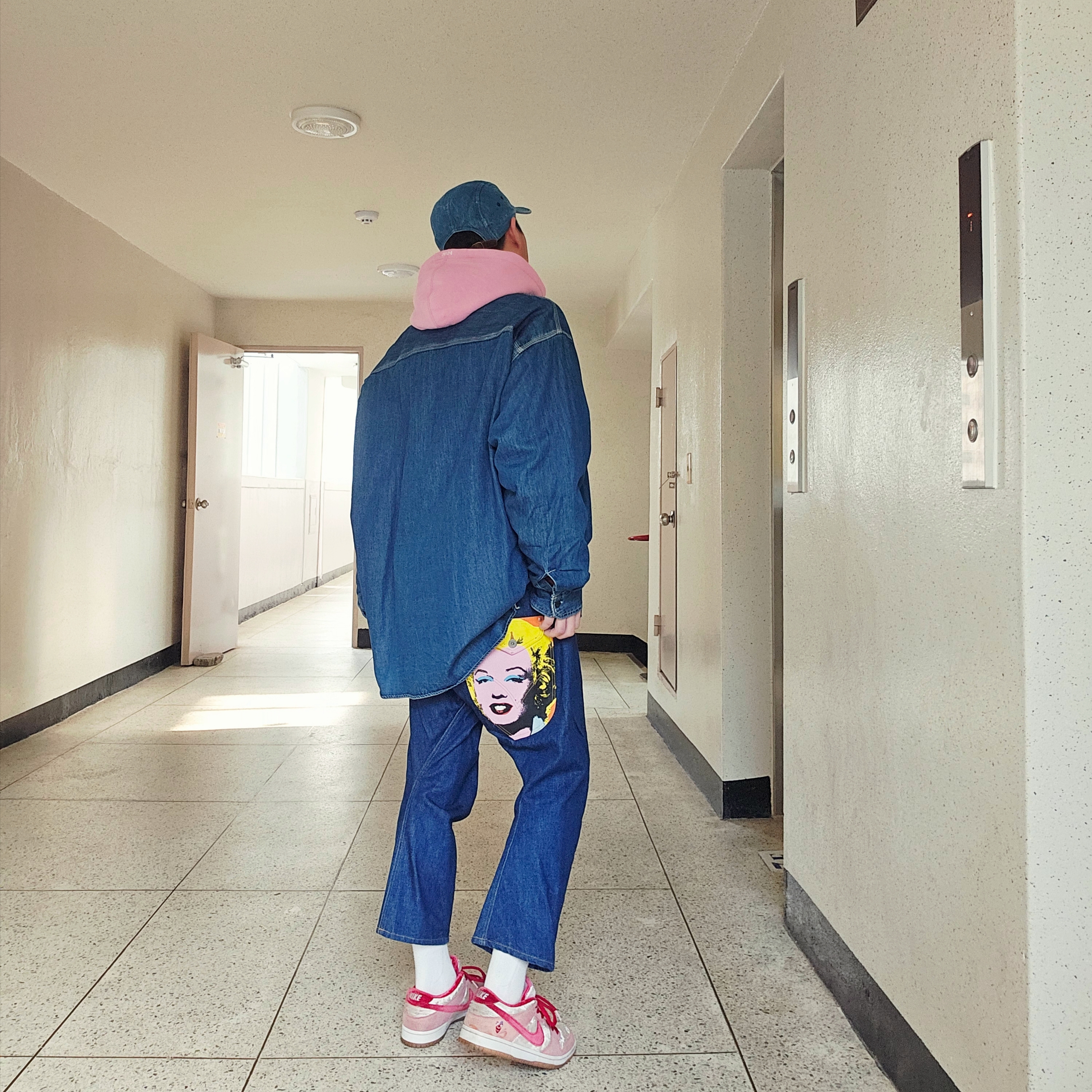 Supreme Washed Chino Twill Camp Cap Denim - 24FW, Nike x StrangeLove SB Dunk Low Pink (Regular Box) 착용 스타일 - 1