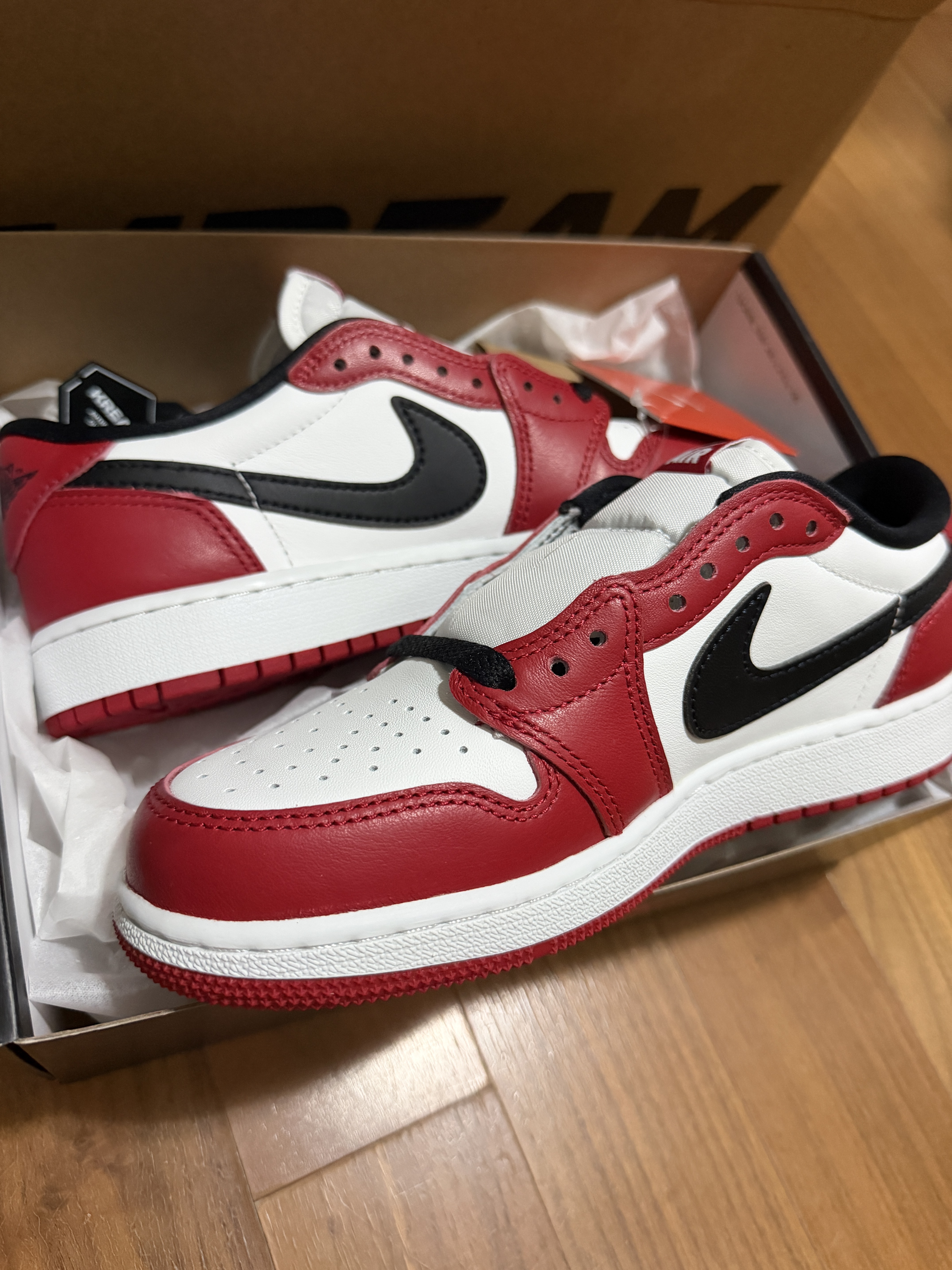 (GS) Jordan 1 Retro Low OG Chicago 착용 스타일