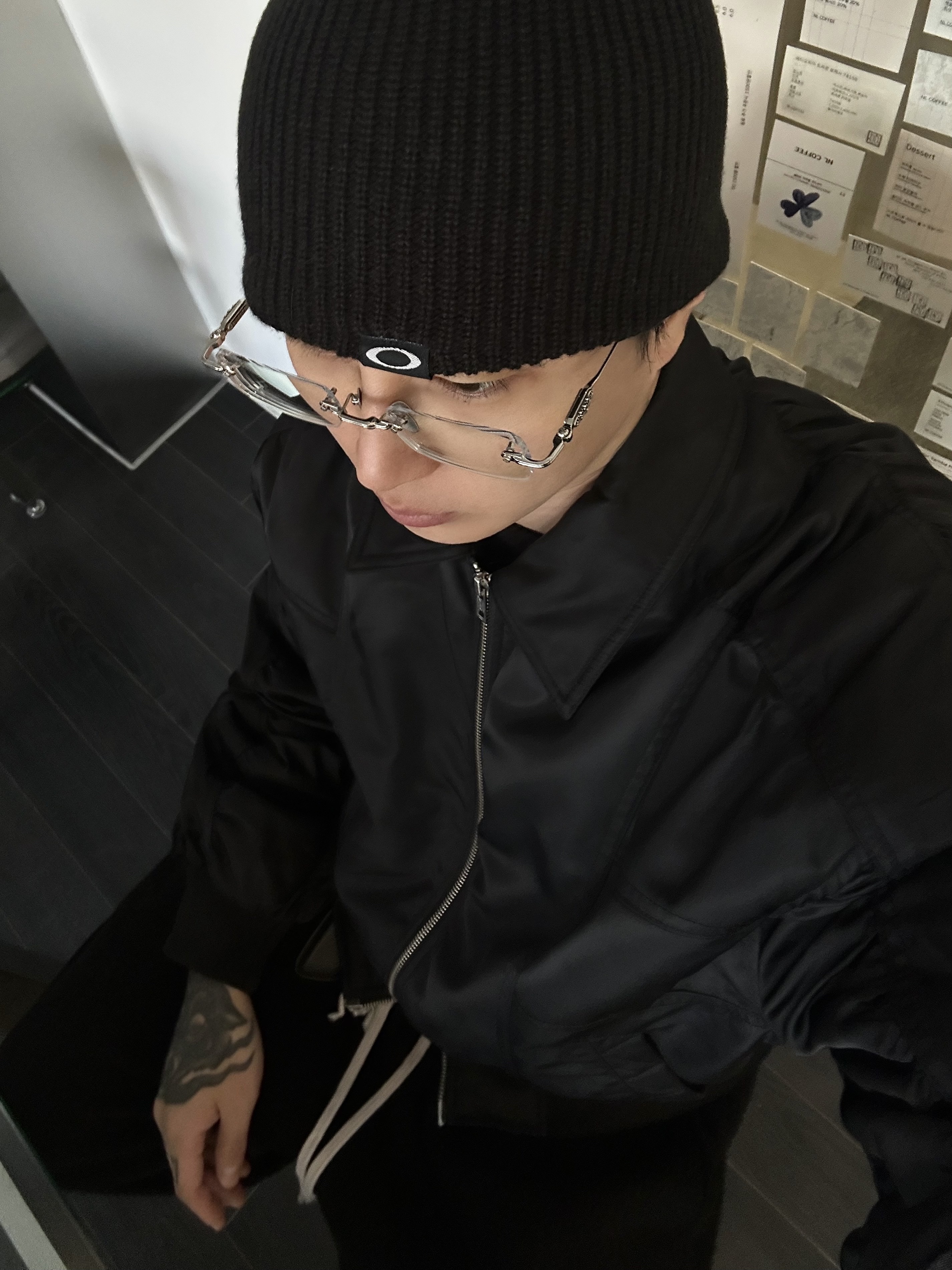 Oakley Session Beanie Blackout, Chrome Hearts Soffffffffers II Shiny Silver 착용 스타일 - 1