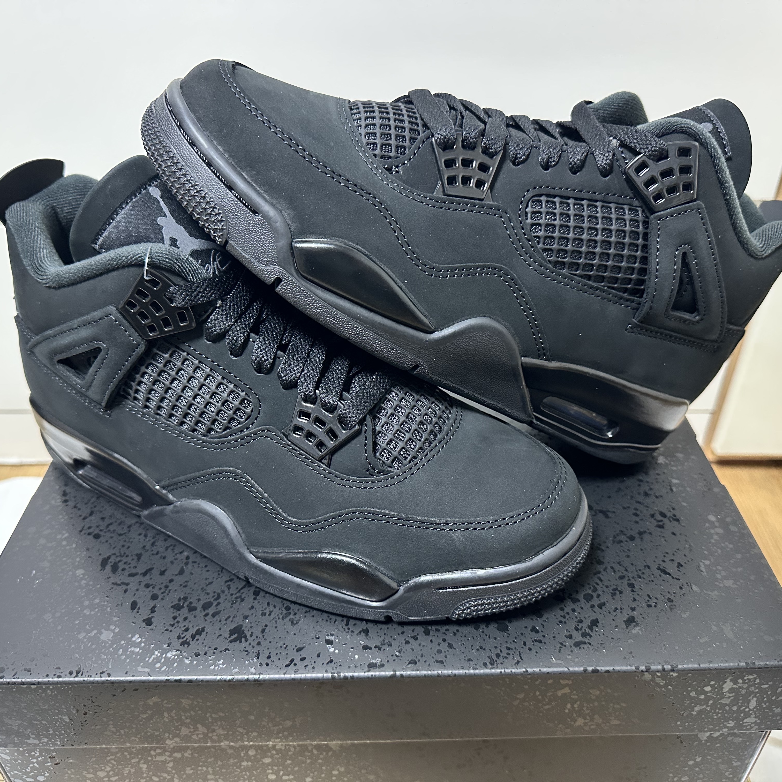 Jordan 4 Retro Black Cat 2025 착용 스타일 - 1