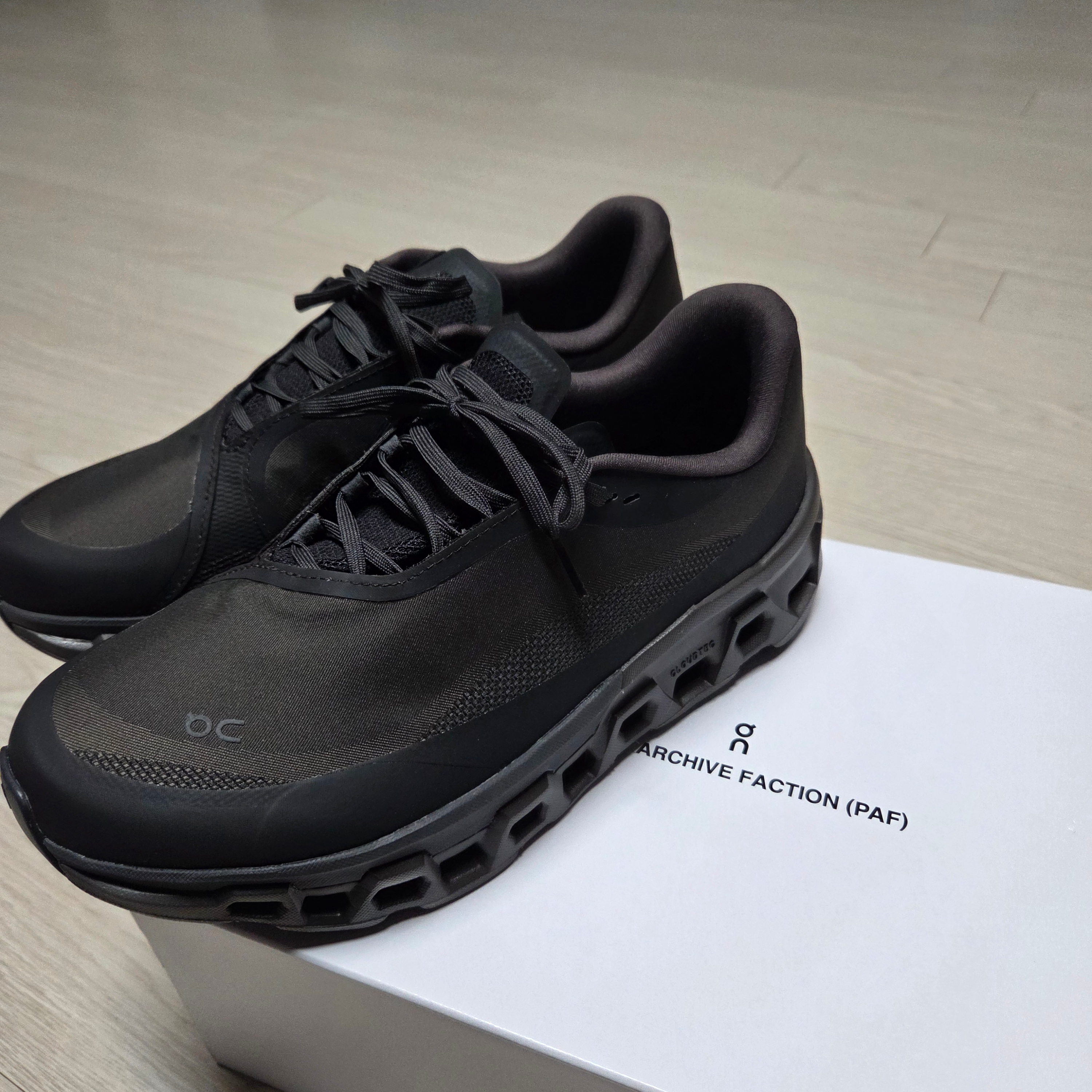 On Running x Post Archive Faction (Paf) Cloudmonster 2 Thorn Brown 착용 스타일