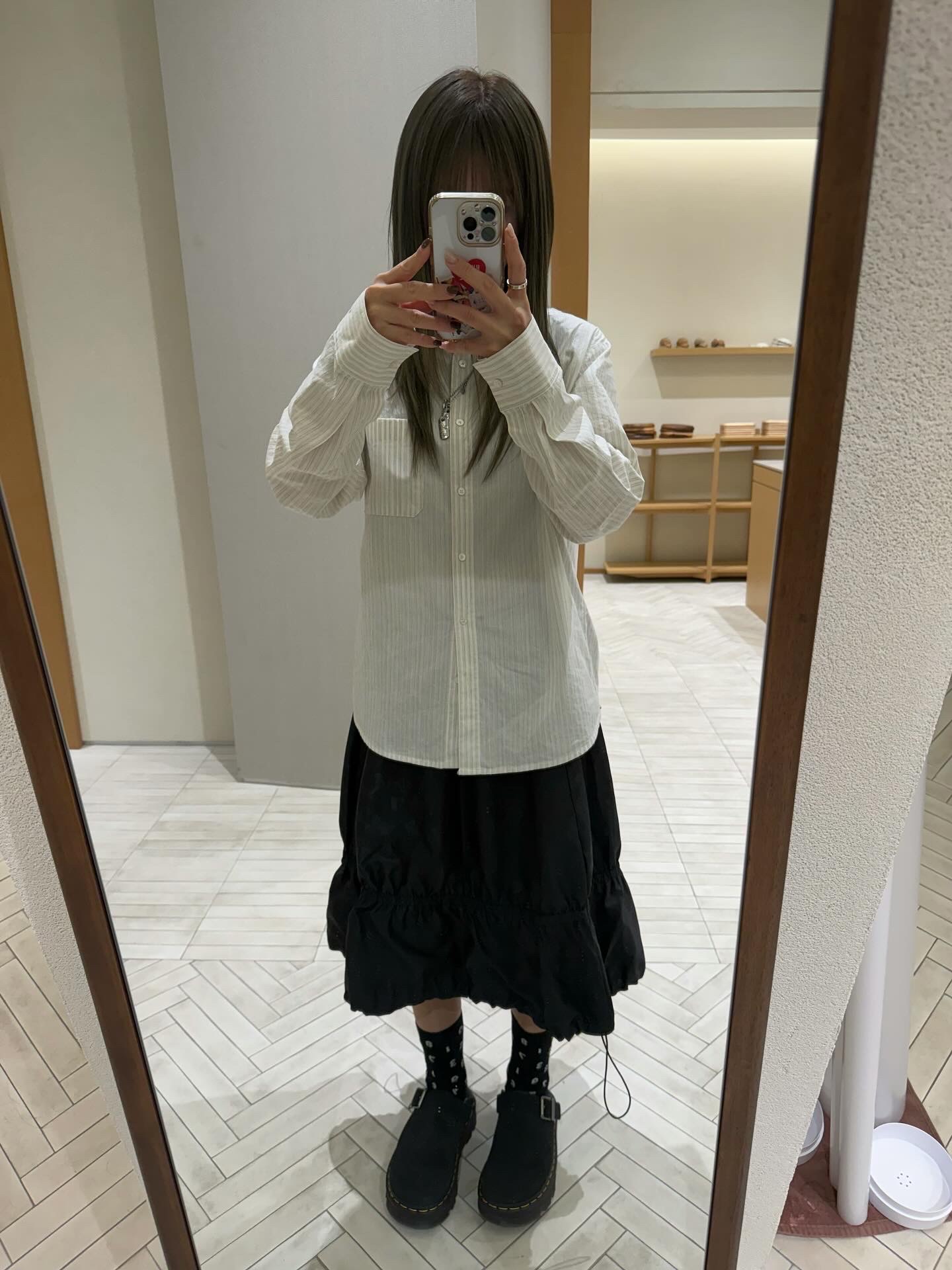 Dr. Martens Zebzag Mules Black 착용 스타일