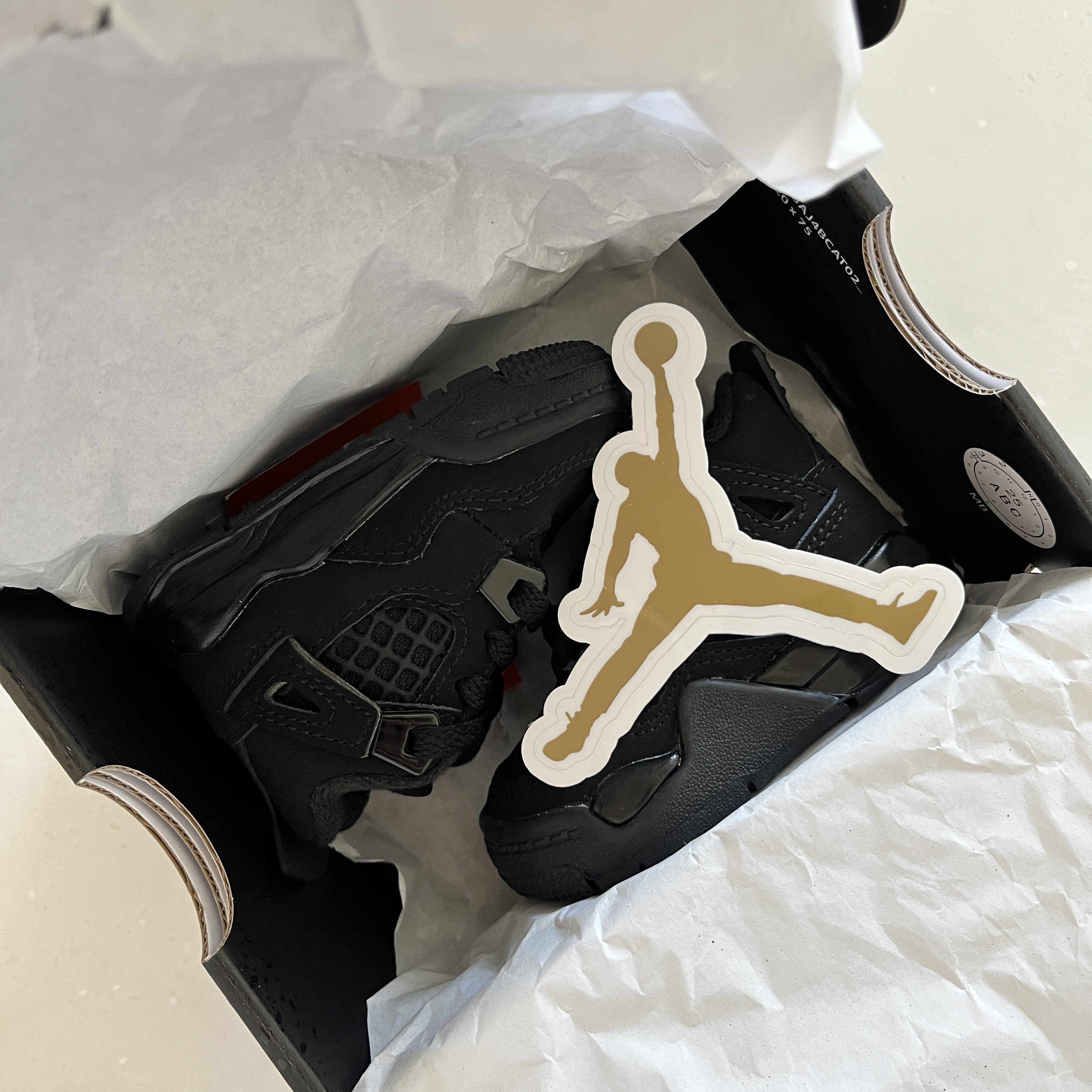 (TD) Jordan 4 Retro Black Cat 2025 착용 스타일 - 3