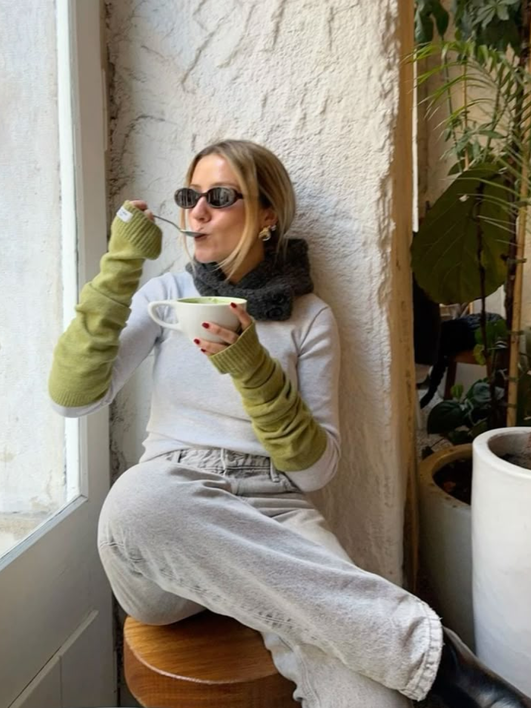 Thevinylhouse Stars Hand Warmer Grey, [트리플적립]SUNLOVE Knit Hand Warmer Ivory 착용 스타일 - 5