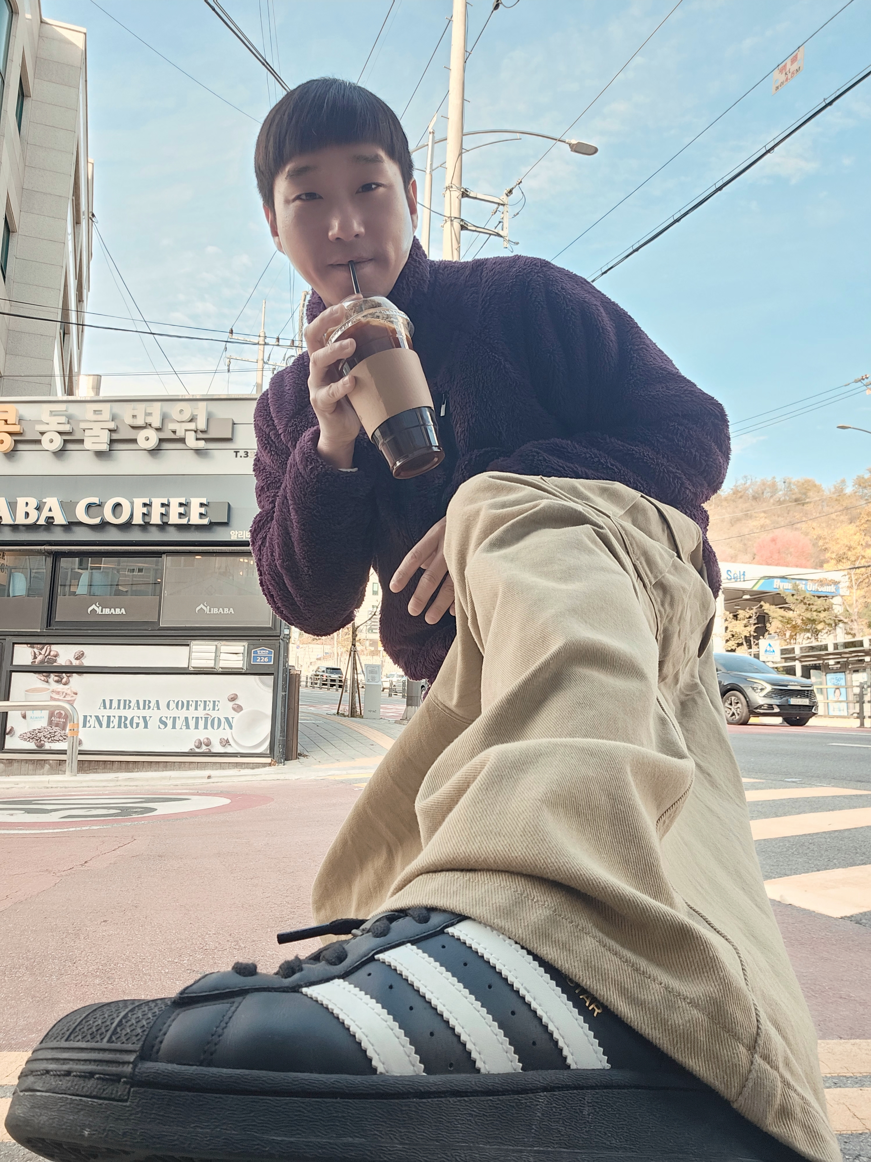 Uniqlo x Needles Fleece Jacket Purple - KR, Adidas Superstar Core Black White 착용 스타일 - 1