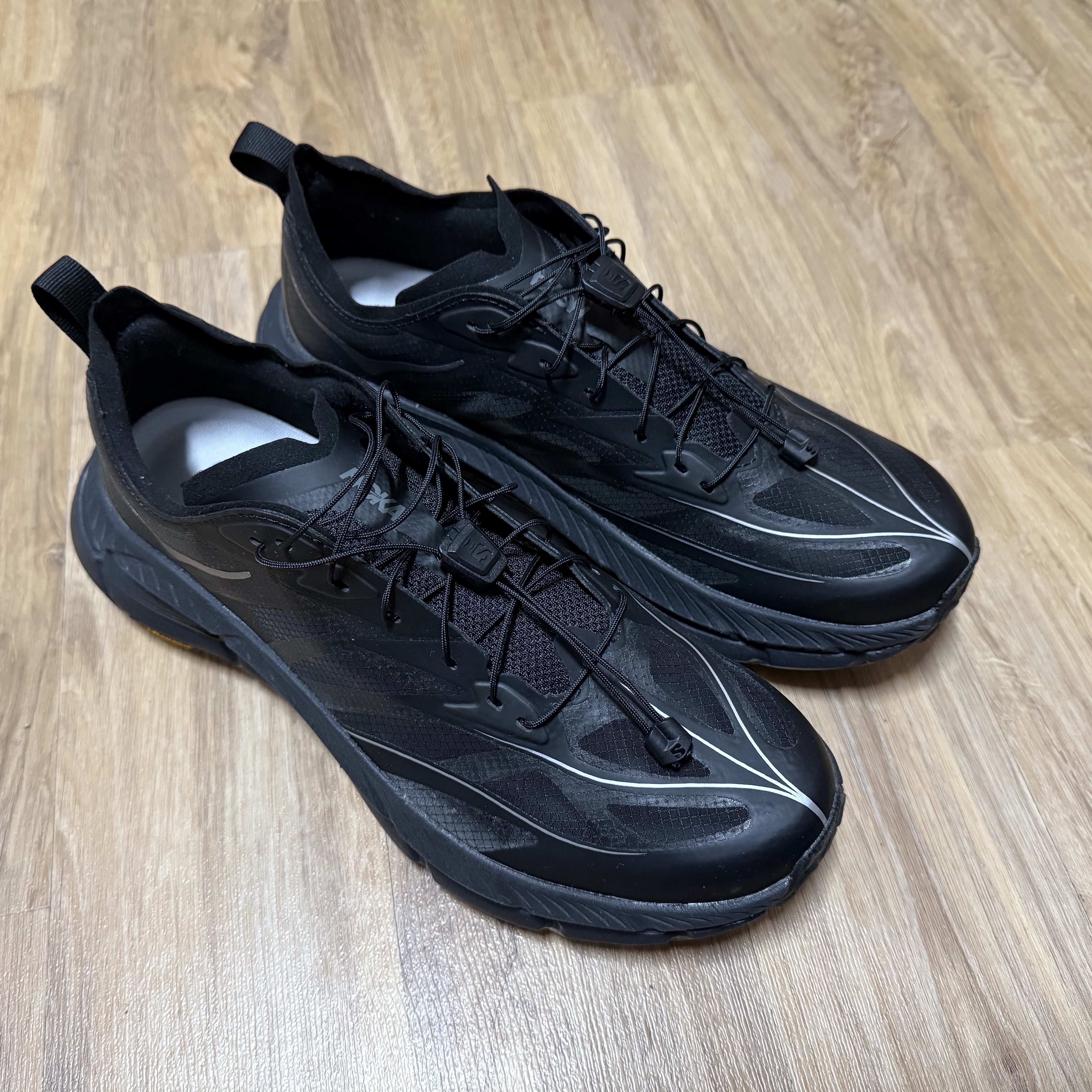 Hoka Mafate Speed 4 Lite Black Outer Orbit 착용 스타일 - 1