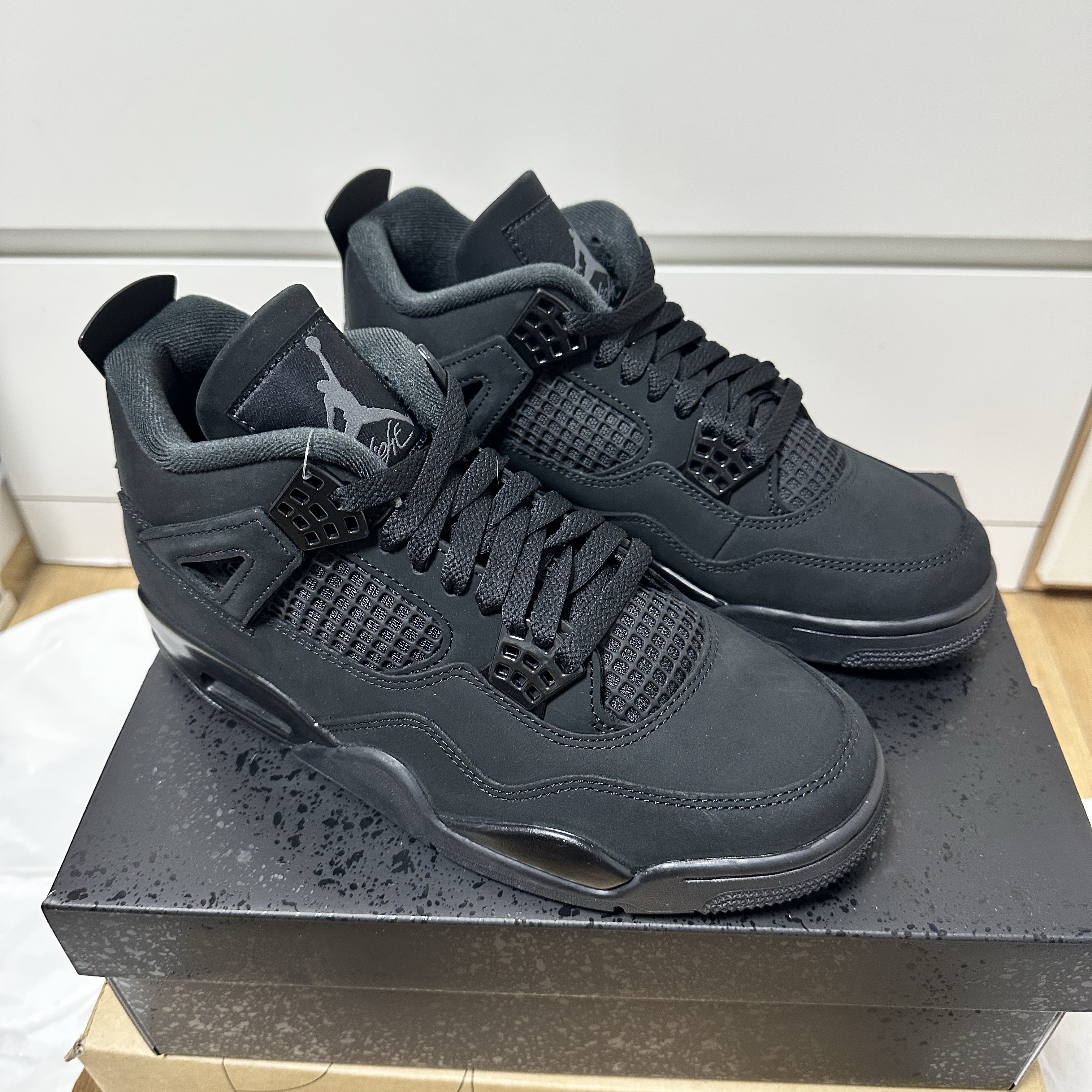 Jordan 4 Retro Black Cat 2025 착용 스타일 - 7