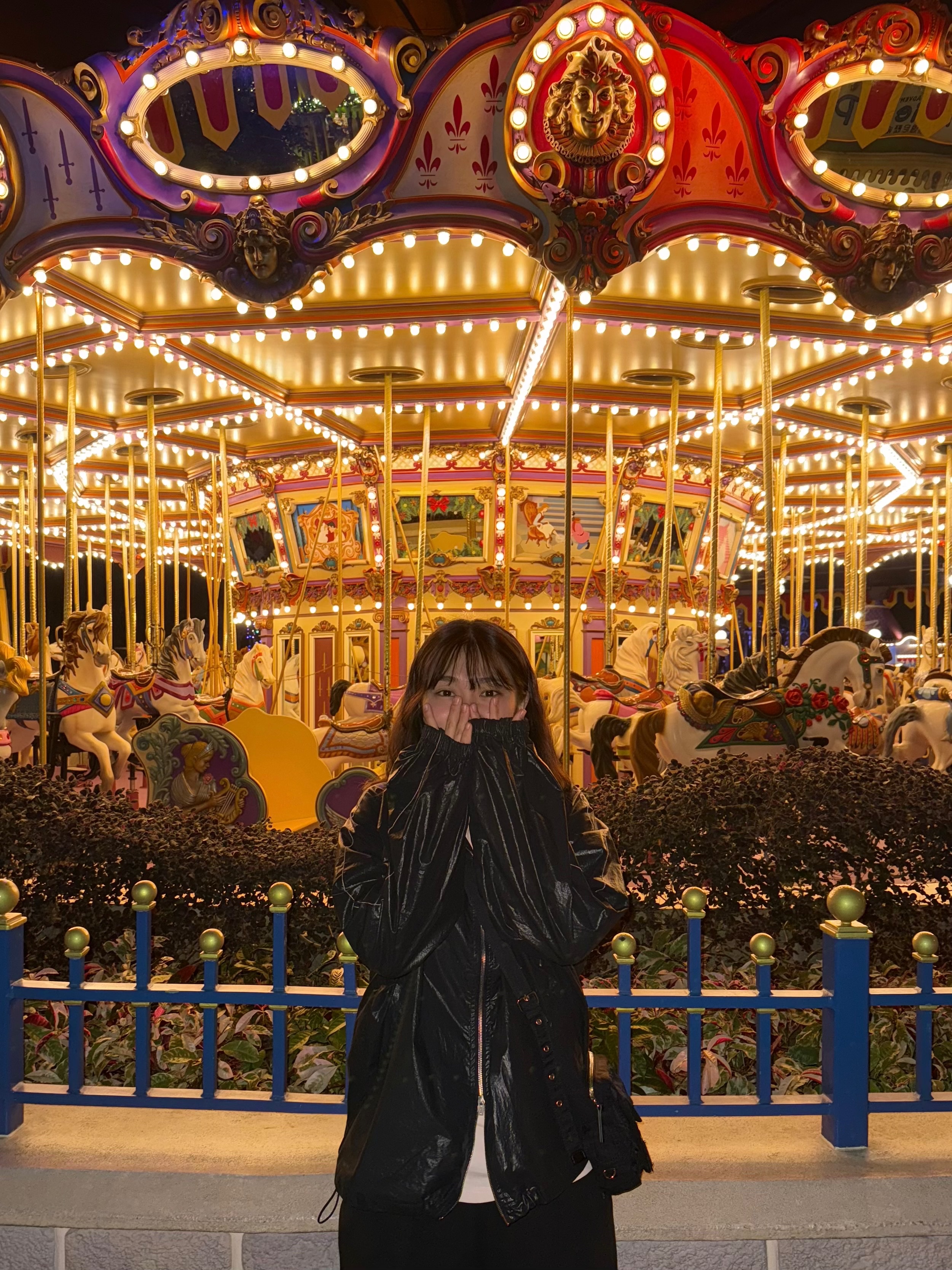 (W) Matin Kim Logo Coating Jumper Black 착용 스타일 - 2