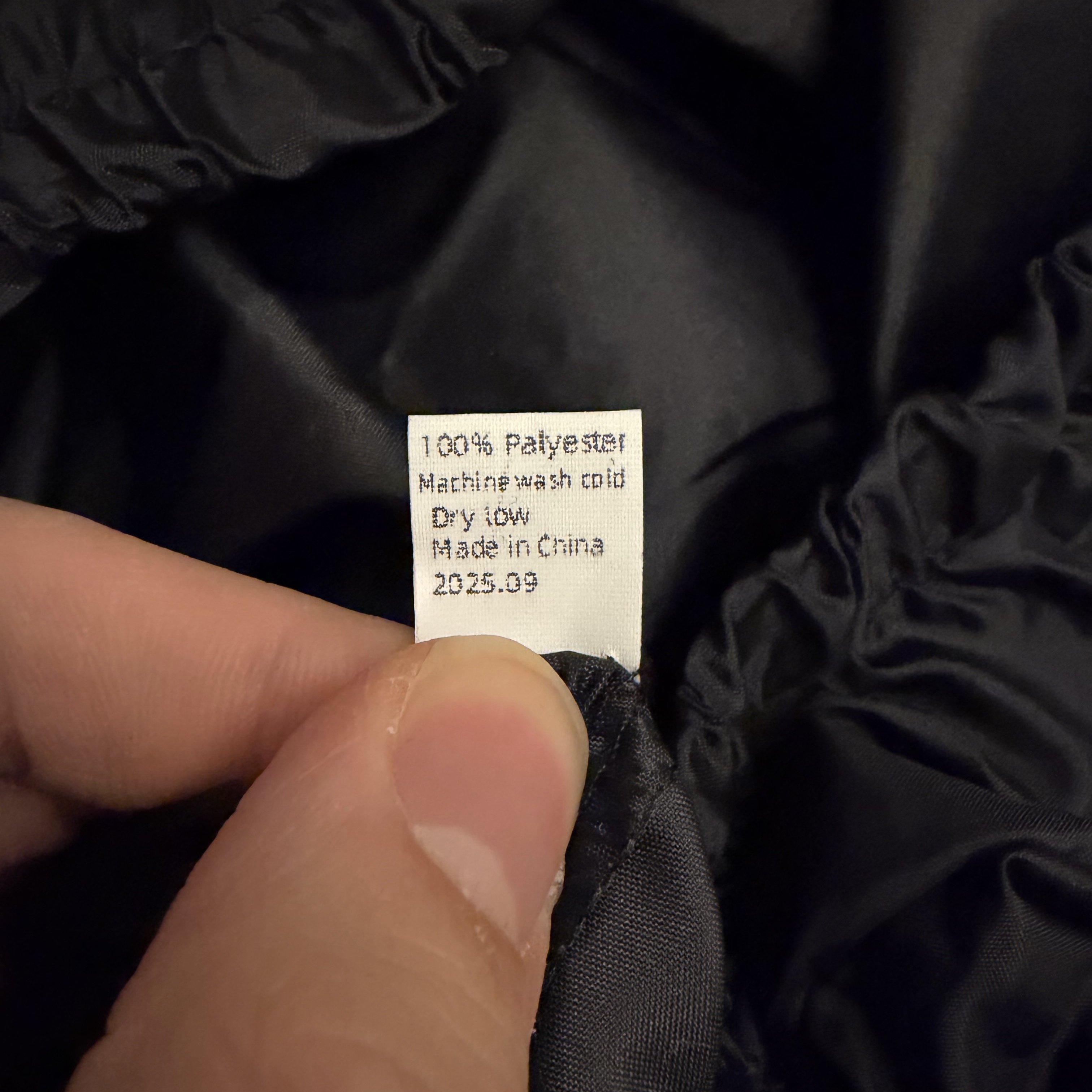 Yeezy WB-10 Black 착용 스타일 - 3