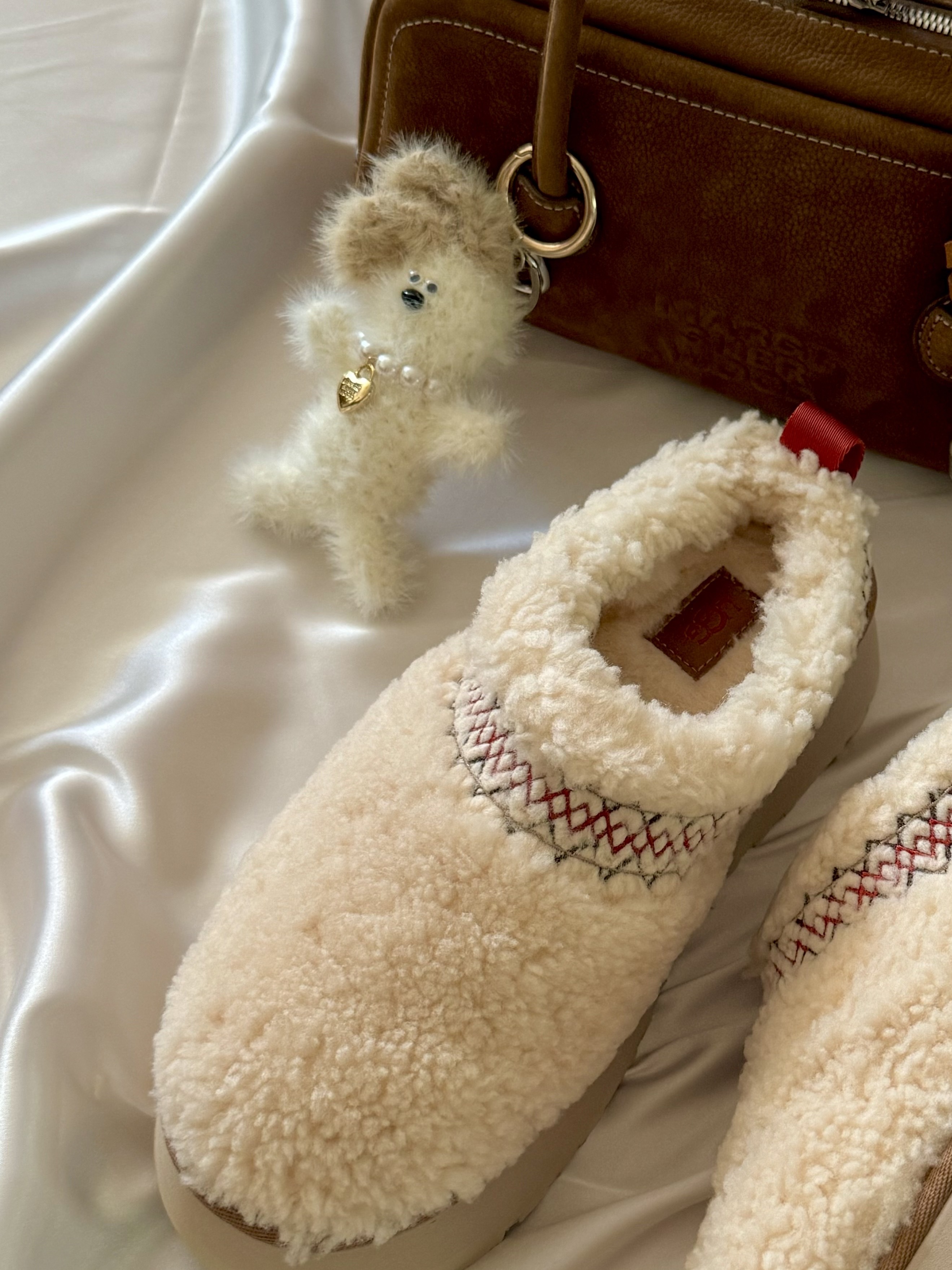 Margesherwood Wood Baby Keyring White, (W) UGG Tazz Braid Natural 착용 스타일 - 3