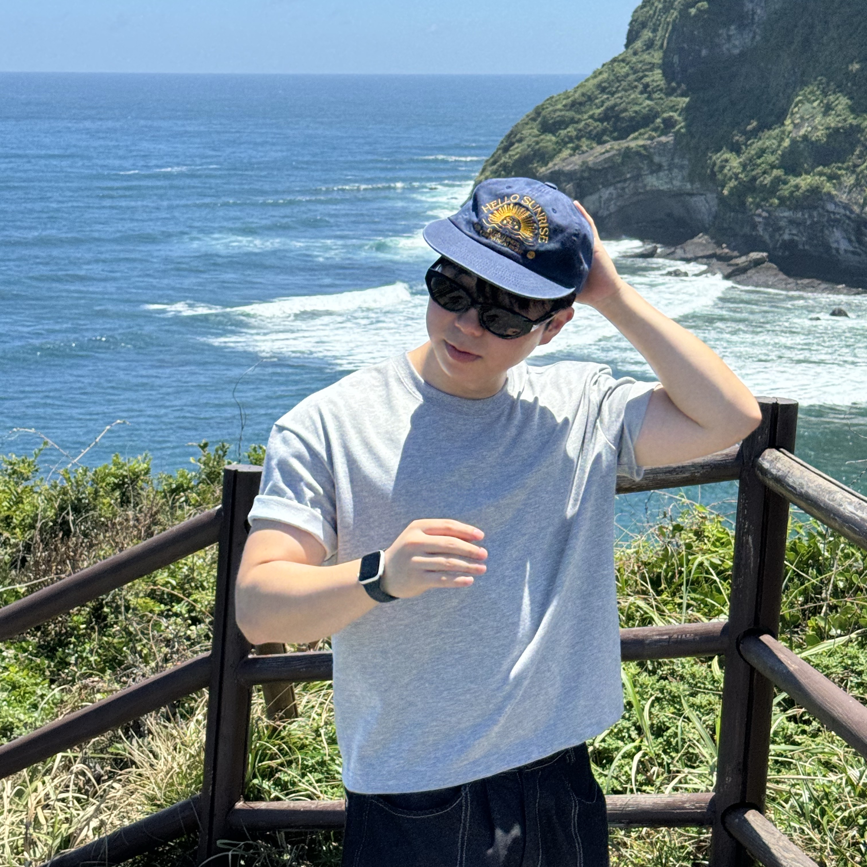 Hello Sunrise Washed HS Arch Logo 6Panel Cap Navy & Orange 착용 스타일 - 3