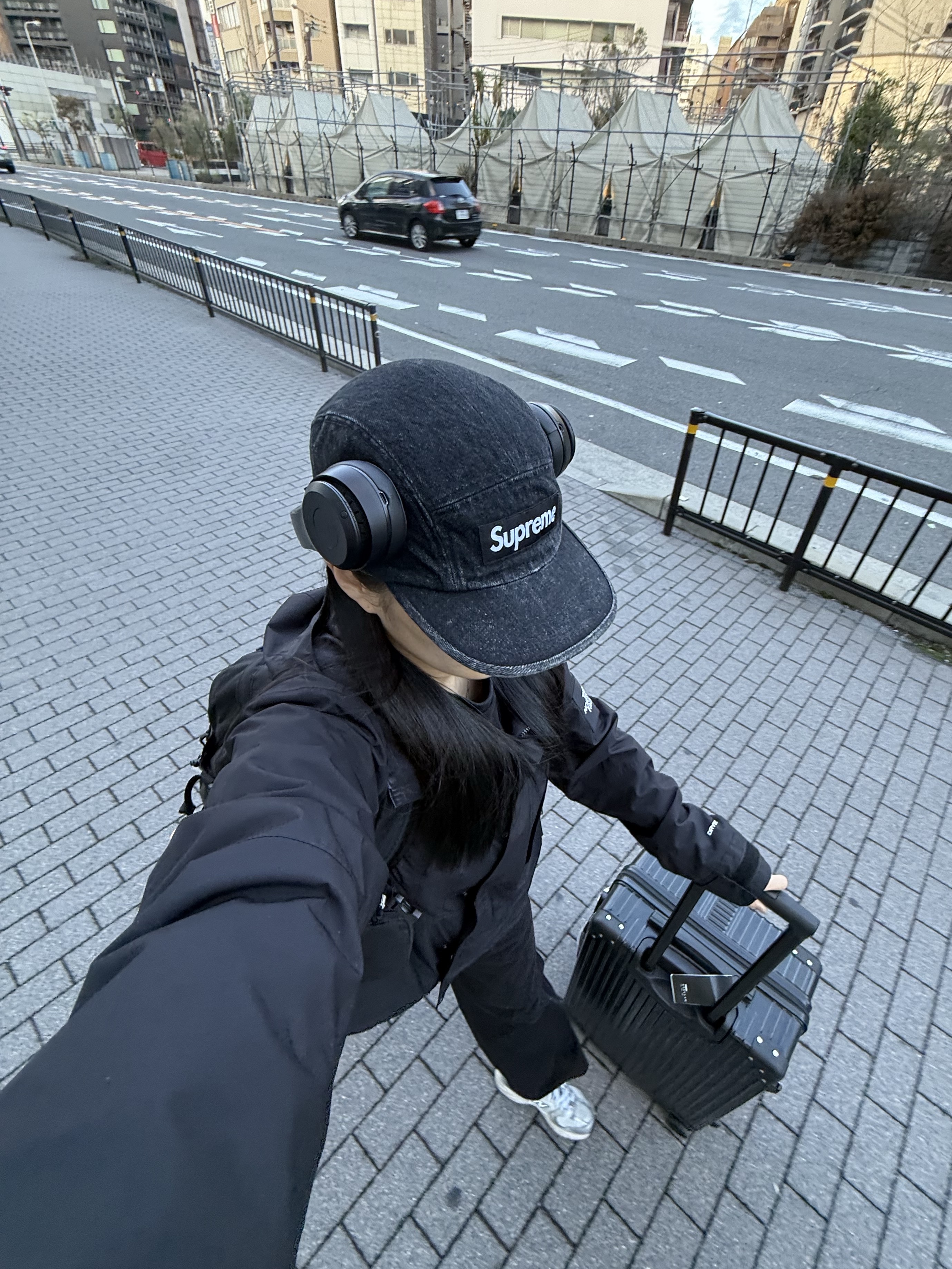 Supreme Denim Camp Cap Black - 24SS 착용 스타일 - 3