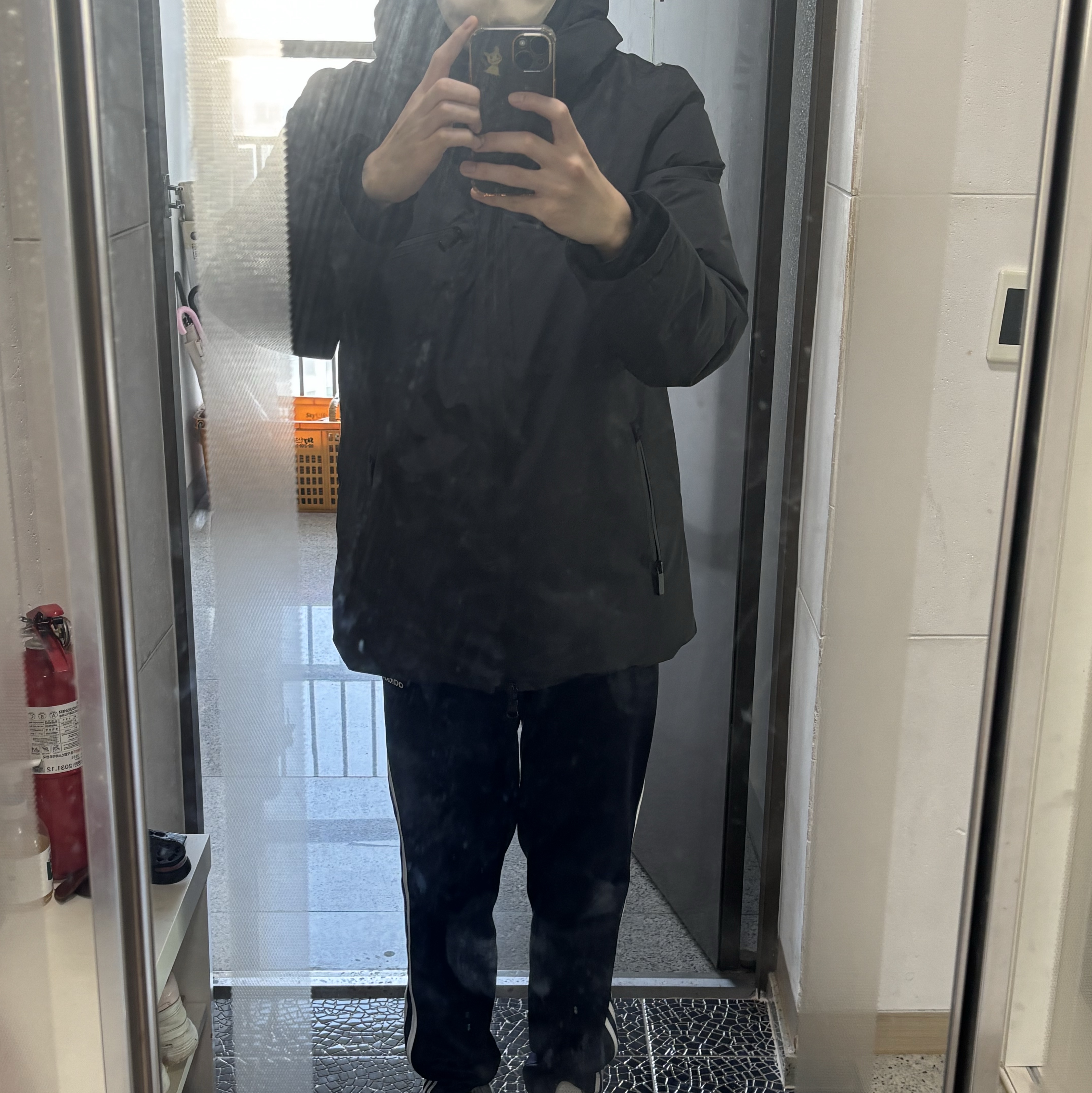 Nobis Oliver Reversible Puffer Jacket Black 착용 스타일