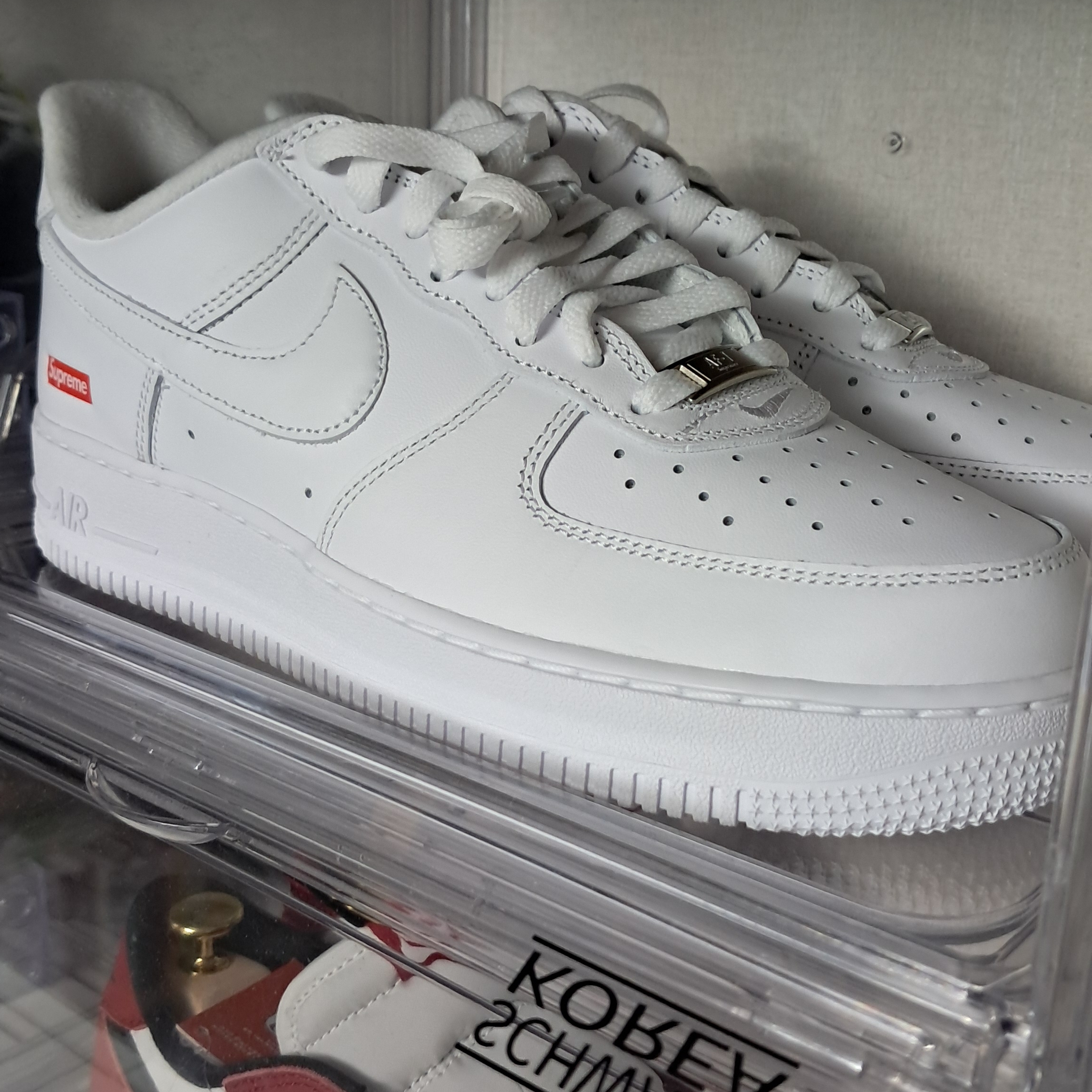 Nike x Supreme Air Force 1 Low White 착용 스타일 - 1