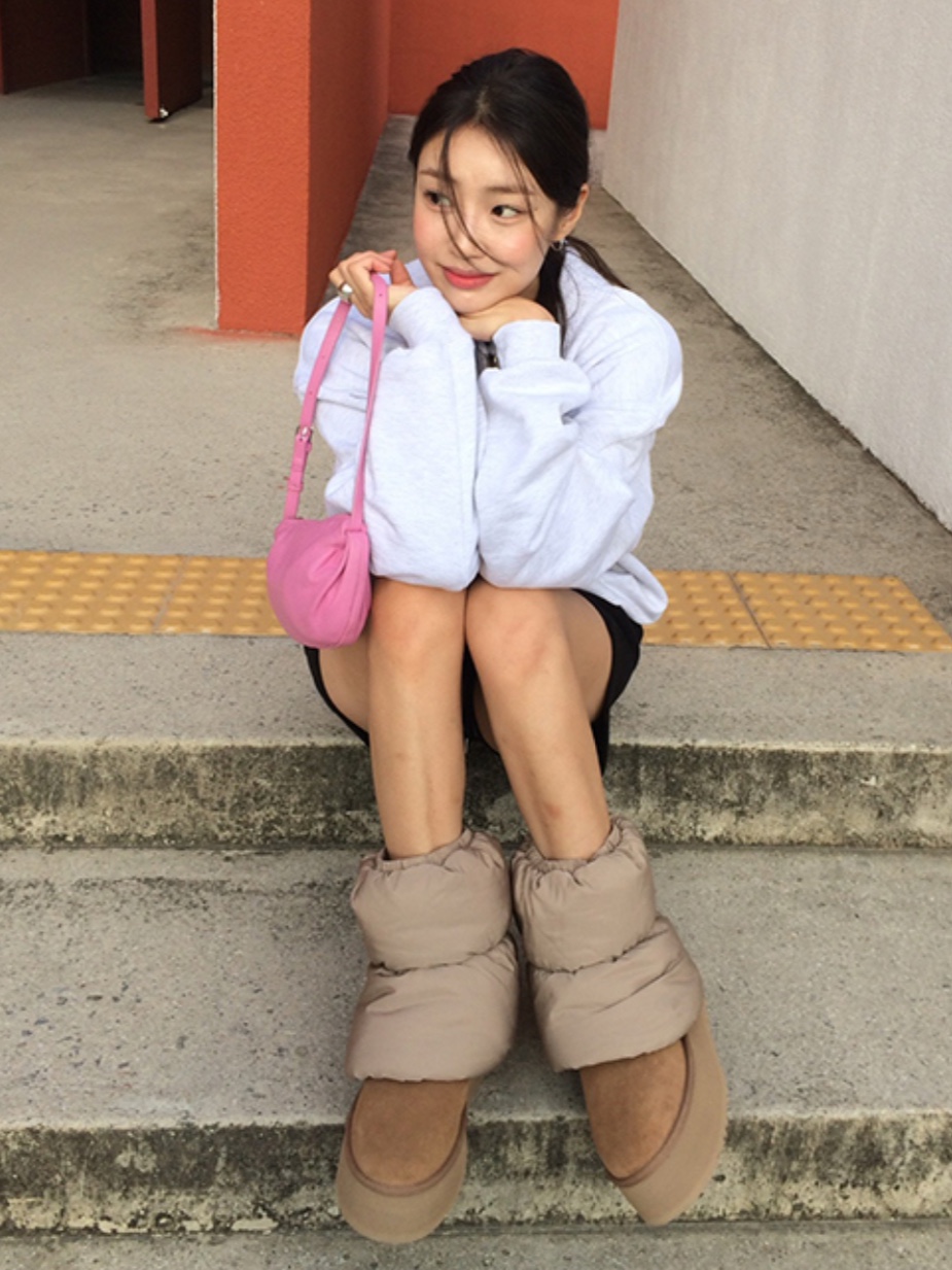 (W) UGG Classic Mini Dipper Puffer Amphora Chestnut, (W) UGG Plushwarmer Amphora 착용 스타일