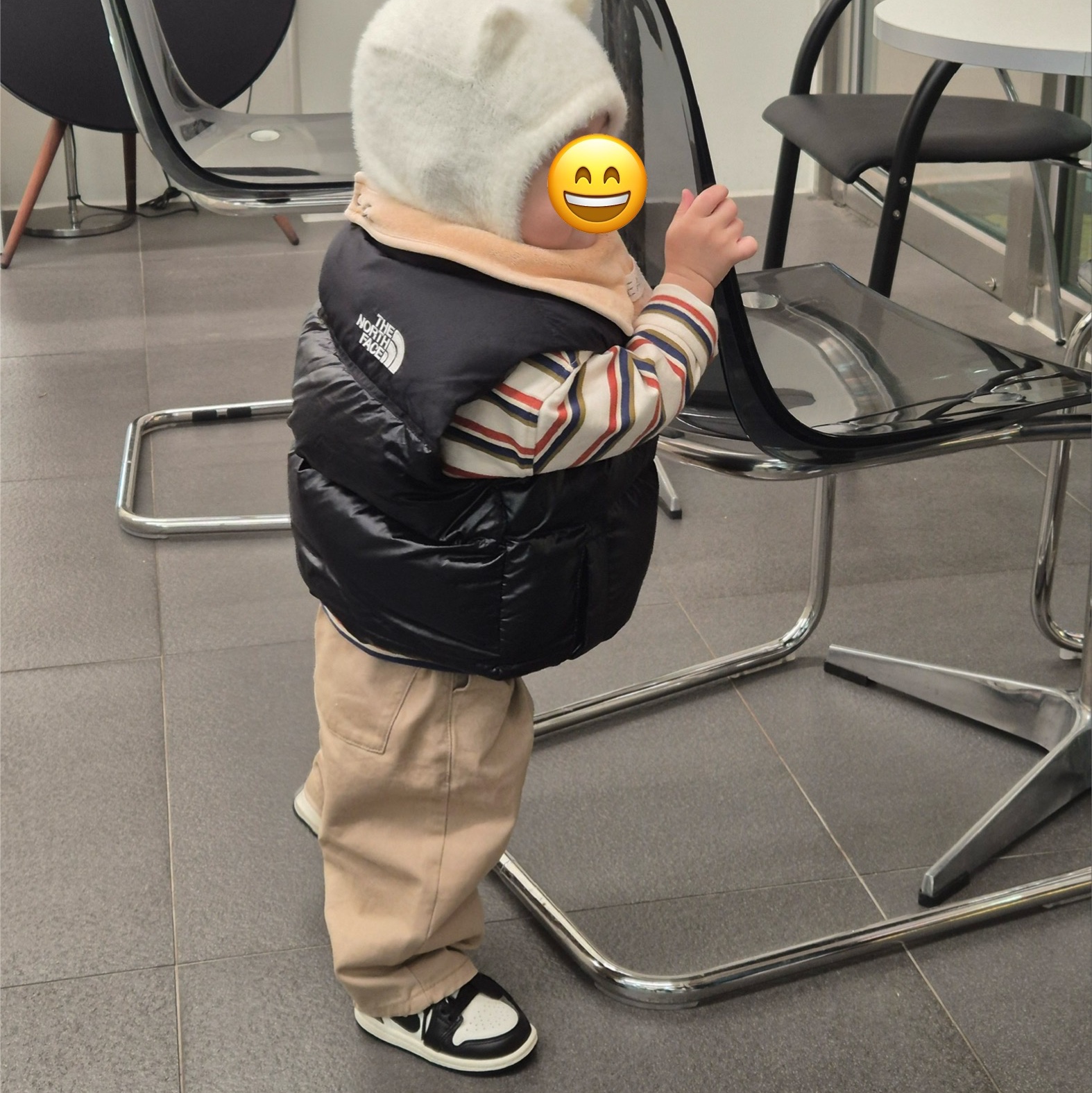 The North Face Nuptse On Ball Vest Black, (TD) Jordan 1 Retro Low OG Mocha 착용 스타일 - 2