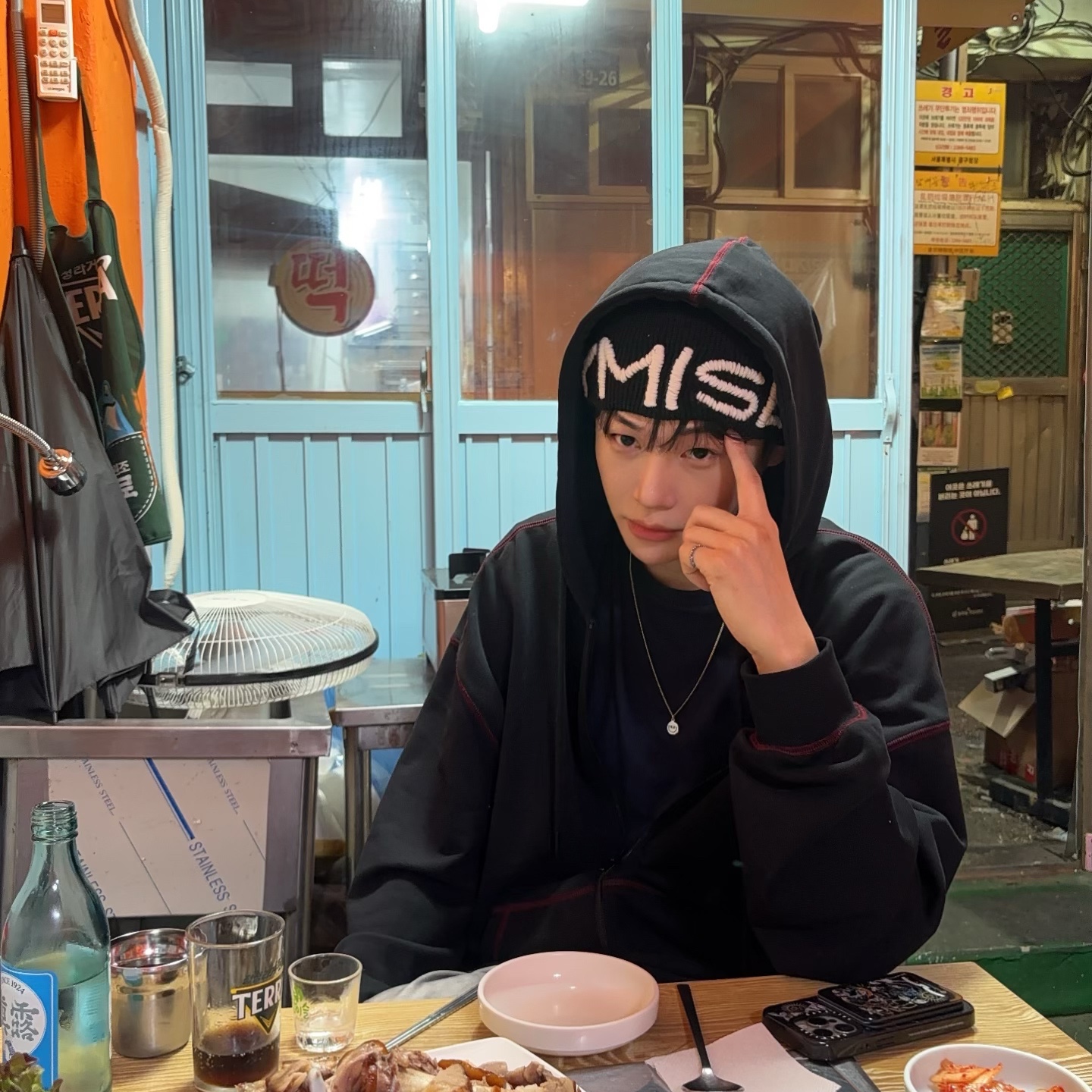 Keymisery Handmade Beanie Black 착용 스타일