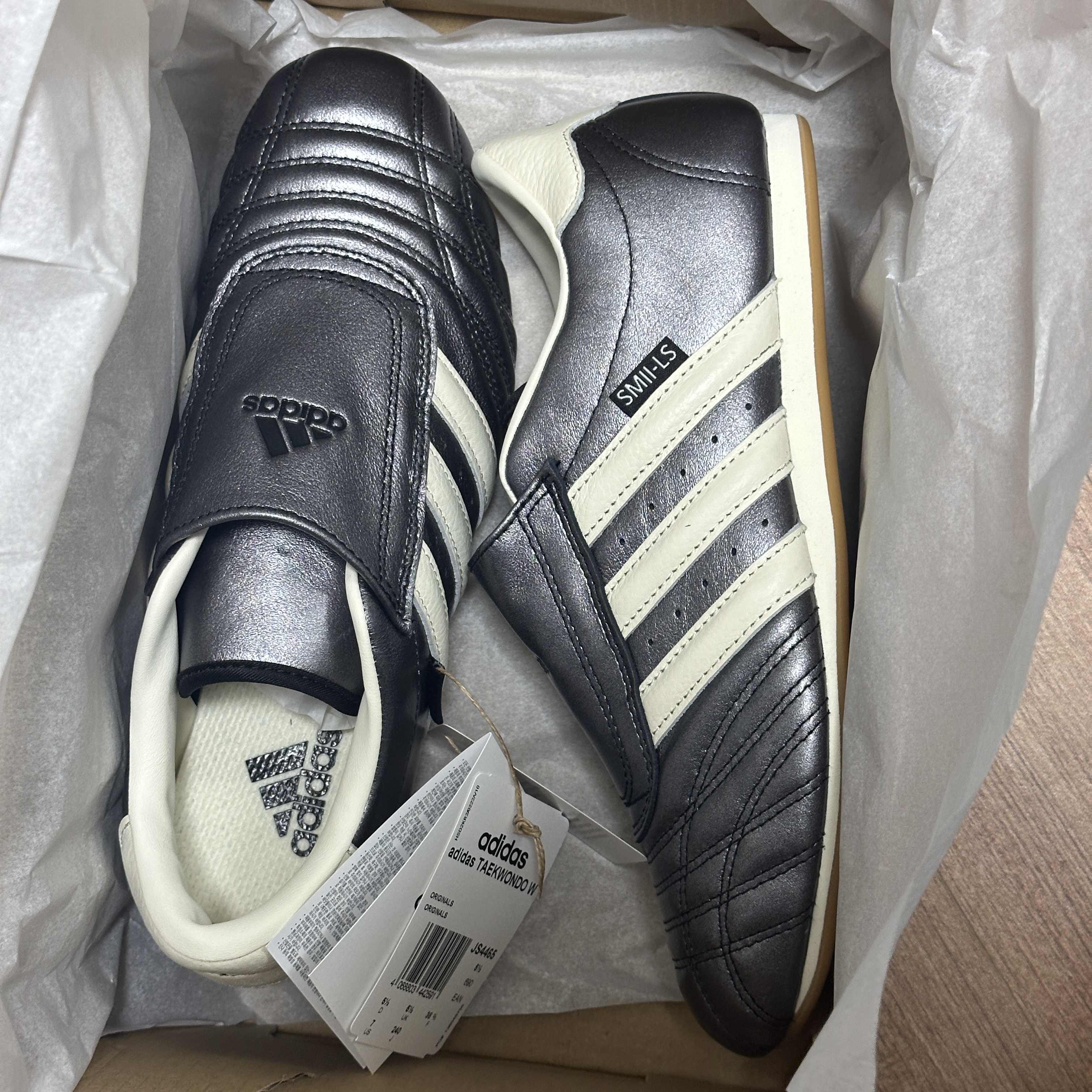 (W) Adidas Taekwondo Core Black Silver Metallic 착용 스타일 - 2