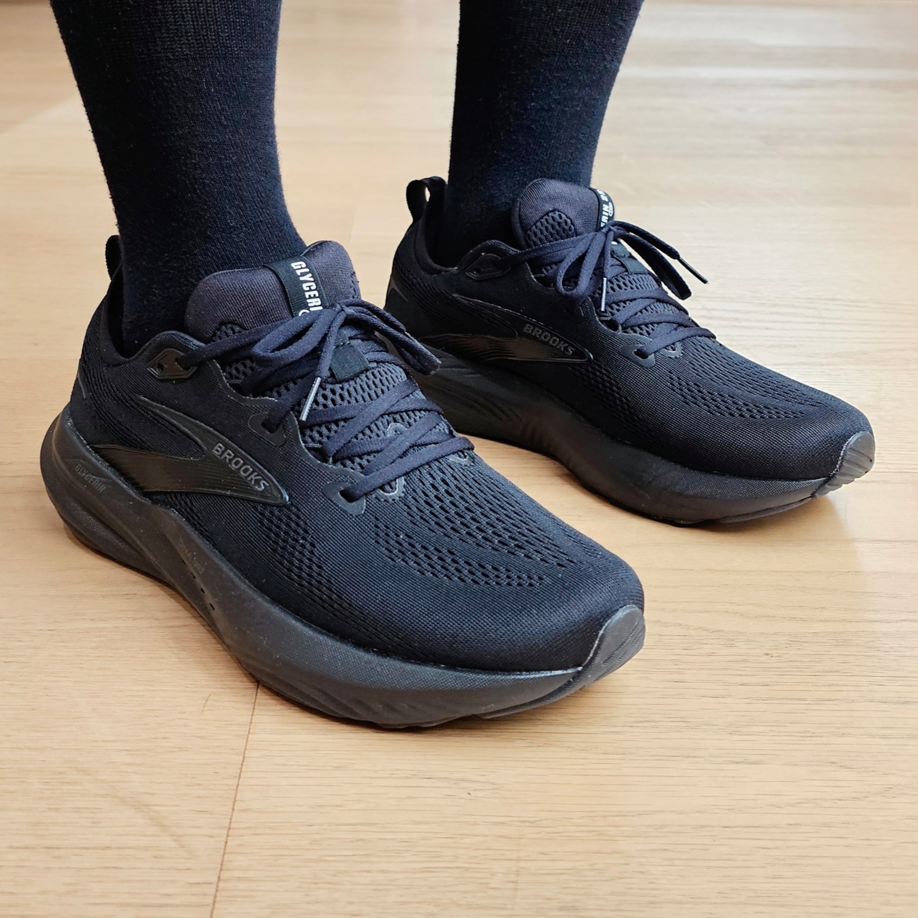 Brooks Running Glycerin GTS 22 Black - 2E Wide 착용 스타일